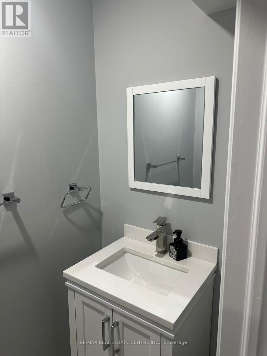 266 Dougall Avenue, Caledon, Ontario  L7C 3V5 - Photo 9 - W12758476