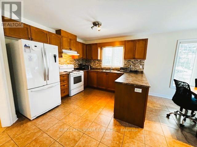 2 Alisma Trail, Brampton, Ontario  L6R 0Y8 - Photo 3 - W12758490