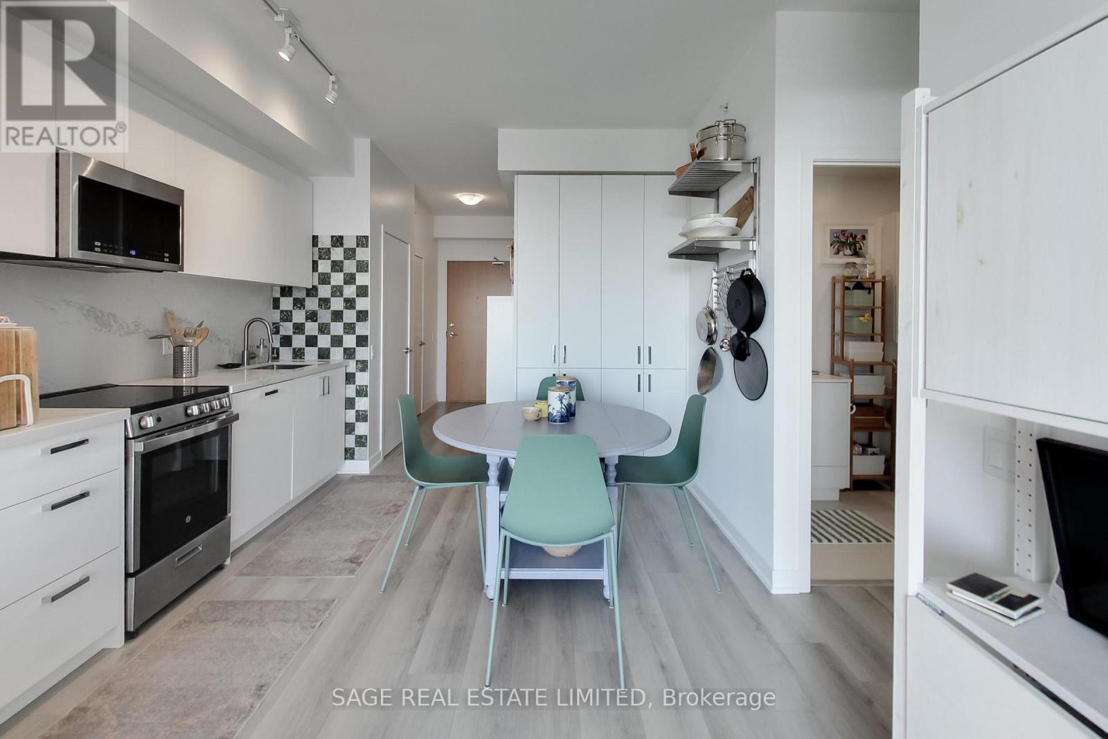 801 - 1787 St Clair Avenue W, Toronto, Ontario  M6N 1J6 - Photo 10 - W12758512