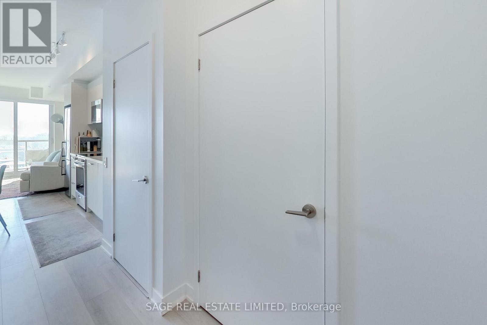 801 - 1787 St Clair Avenue W, Toronto, Ontario  M6N 1J6 - Photo 4 - W12758512