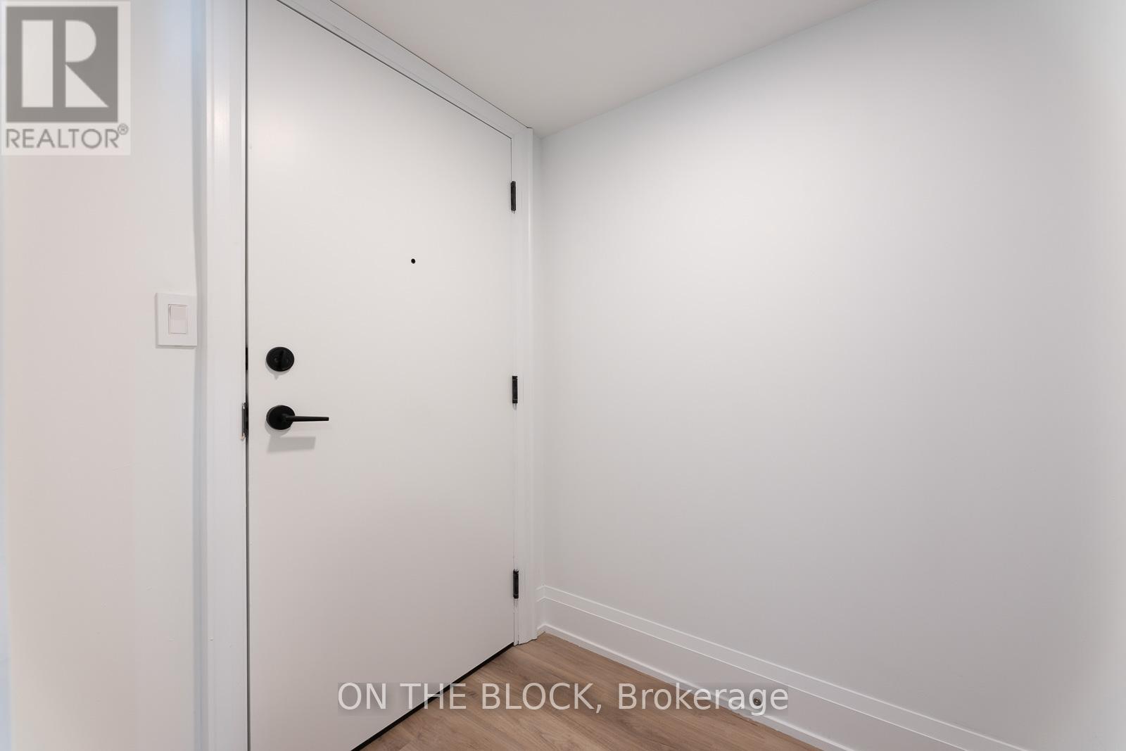 724 - 556 Marlee Avenue, Toronto, Ontario  M6B 0B1 - Photo 3 - W12758520