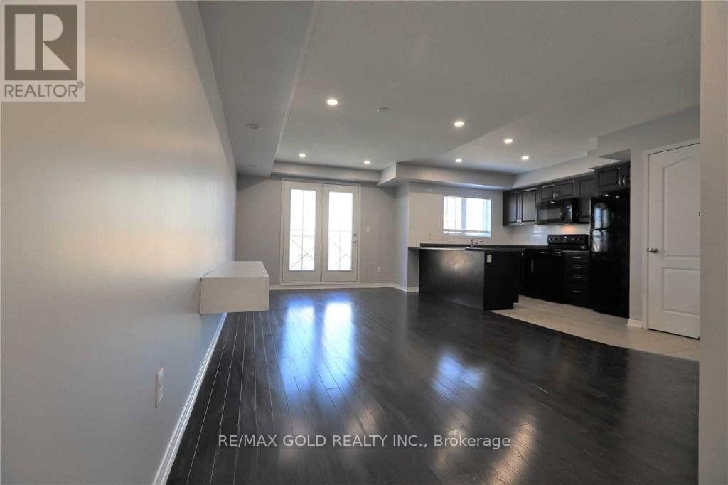 13 - 43 Hays Boulevard, Oakville, Ontario  L6H 0J1 - Photo 2 - W12758528