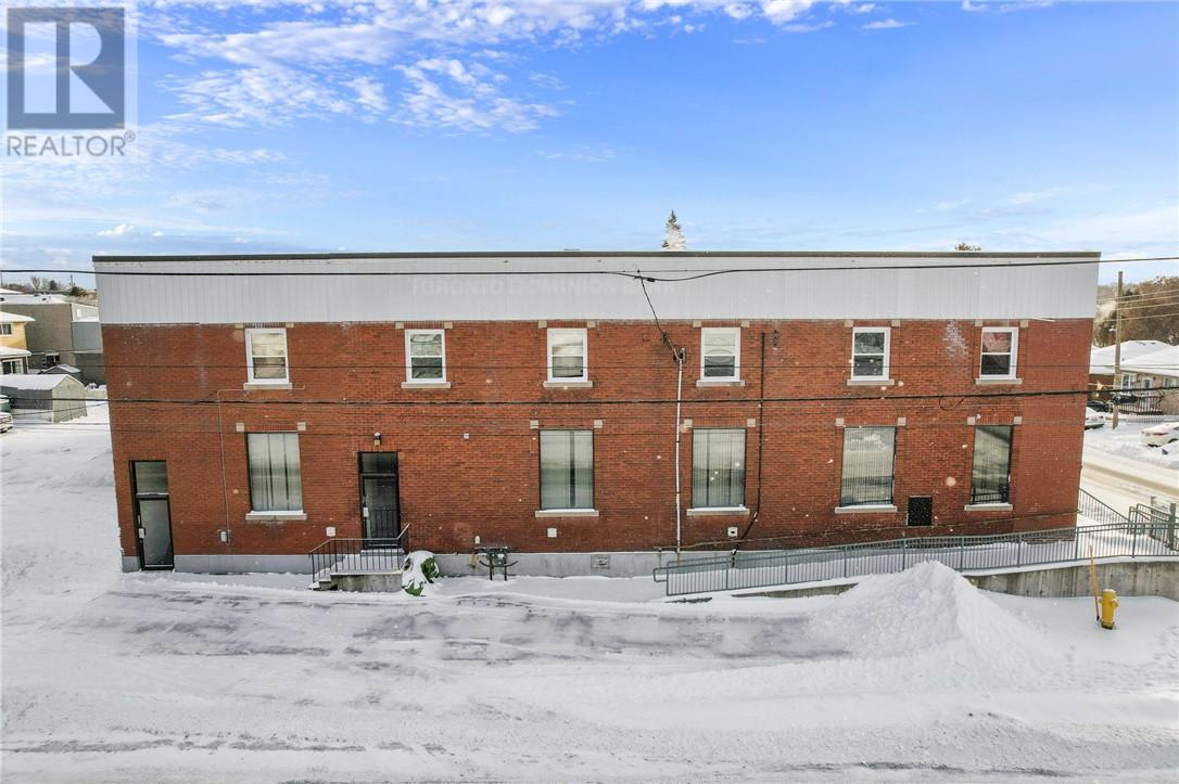 402 Frood Road, Sudbury, Ontario  P3C 4Z8 - Photo 1 - 2126338