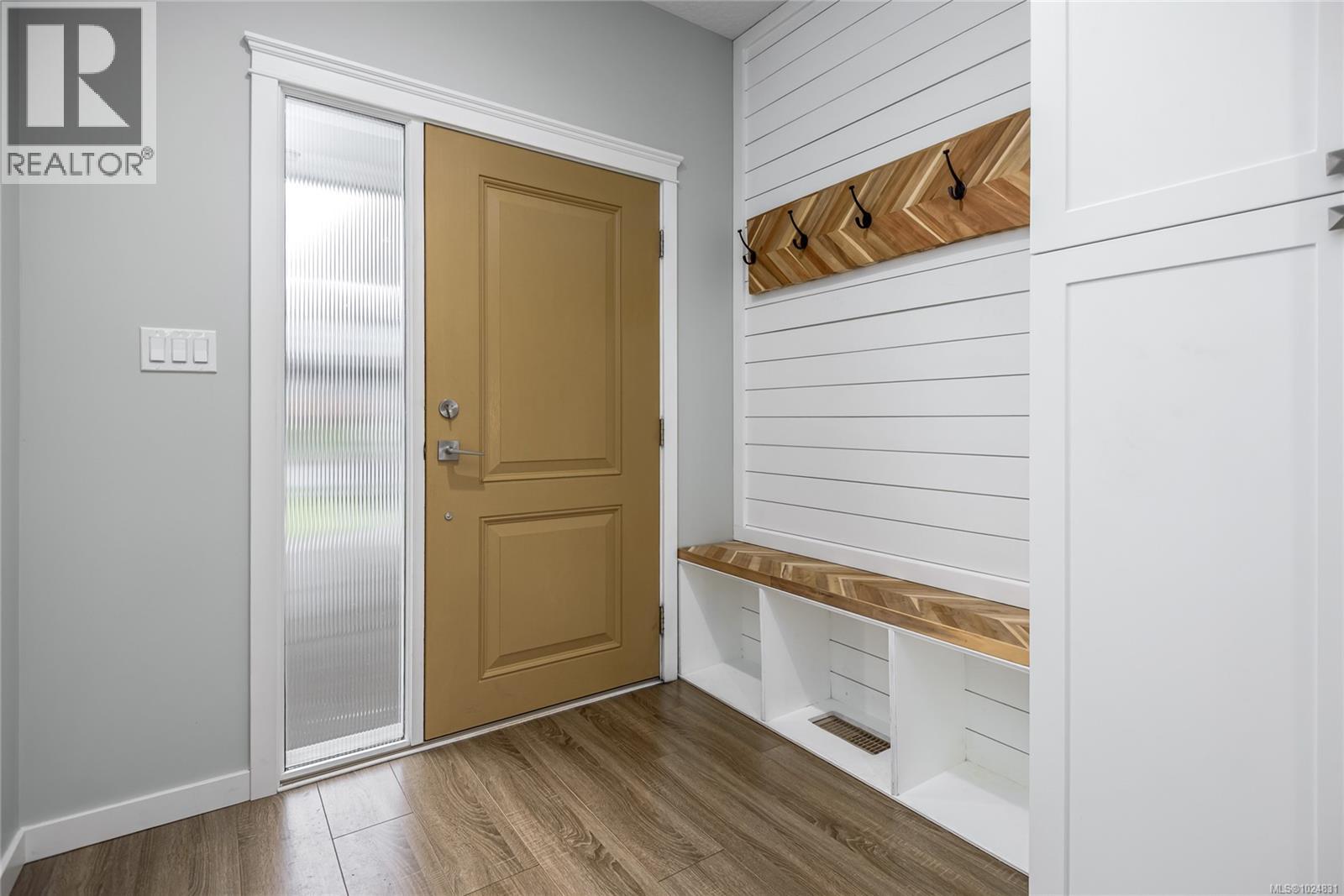 3336 Bolton St, Cumberland, British Columbia  V0R 1S0 - Photo 2 - 1024831