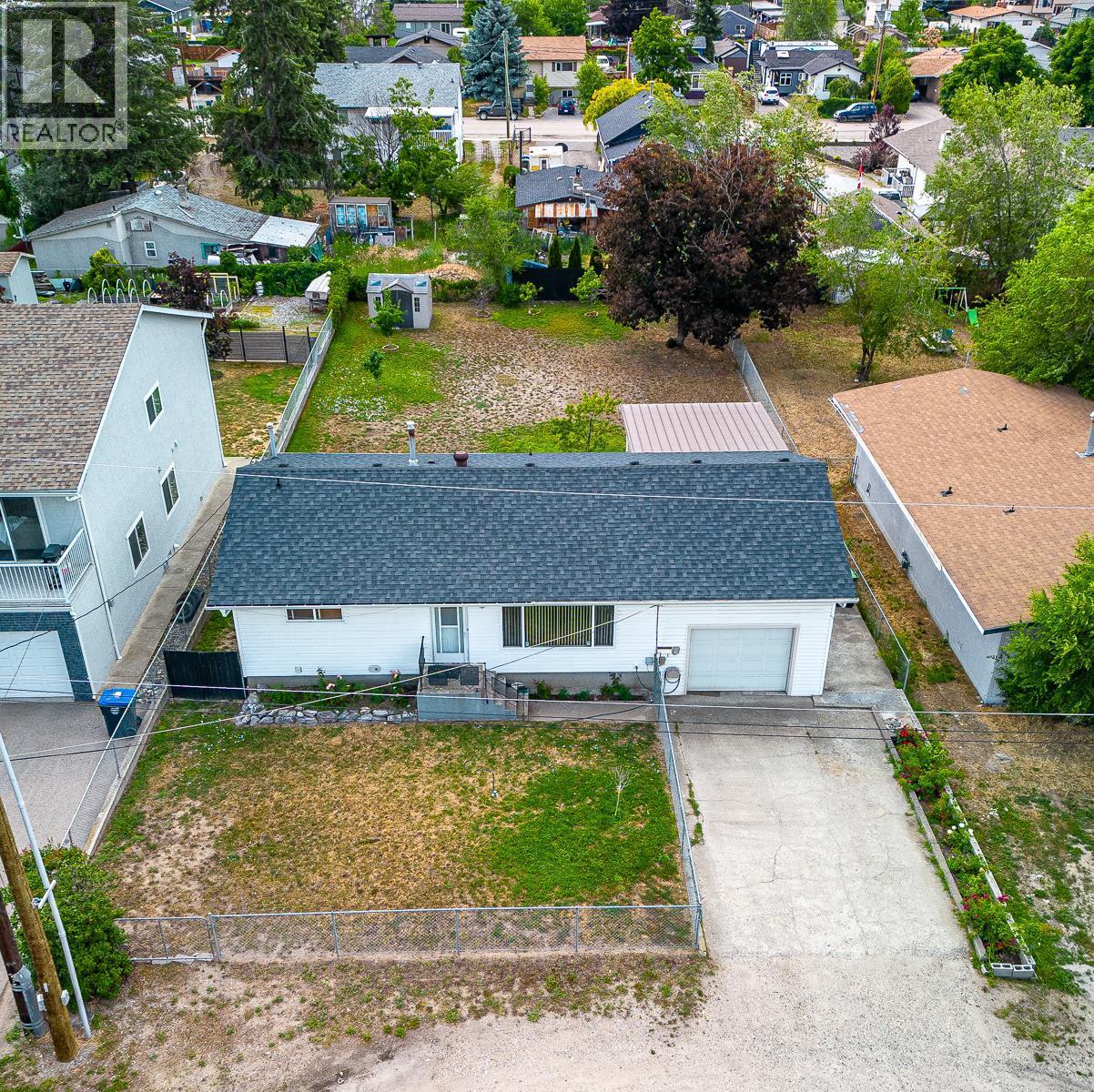 390 Asher Road, Kelowna, British Columbia