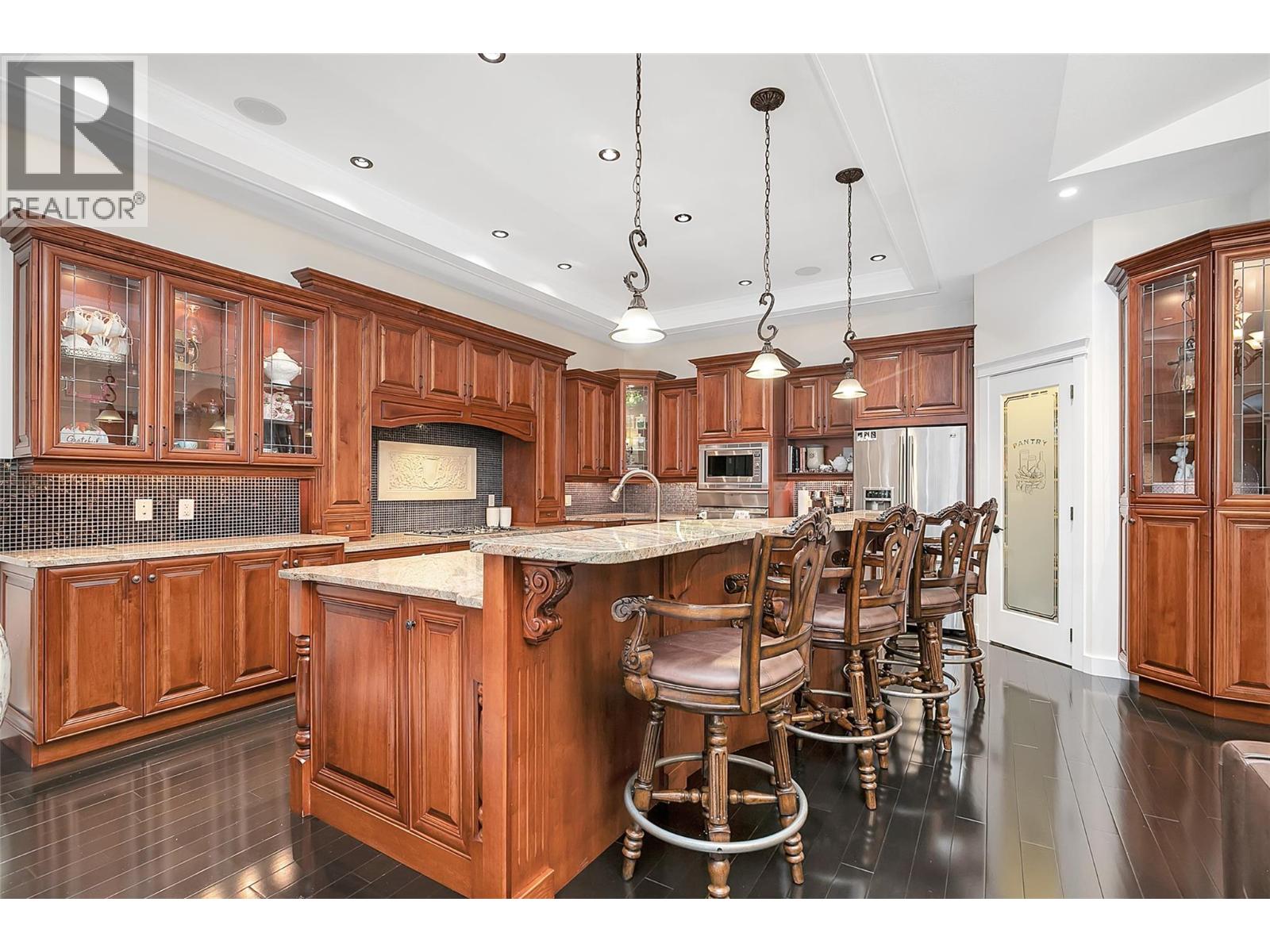 1981 Capistrano Drive, Kelowna, British Columbia  V1V 2N1 - Photo 6 - 10371735