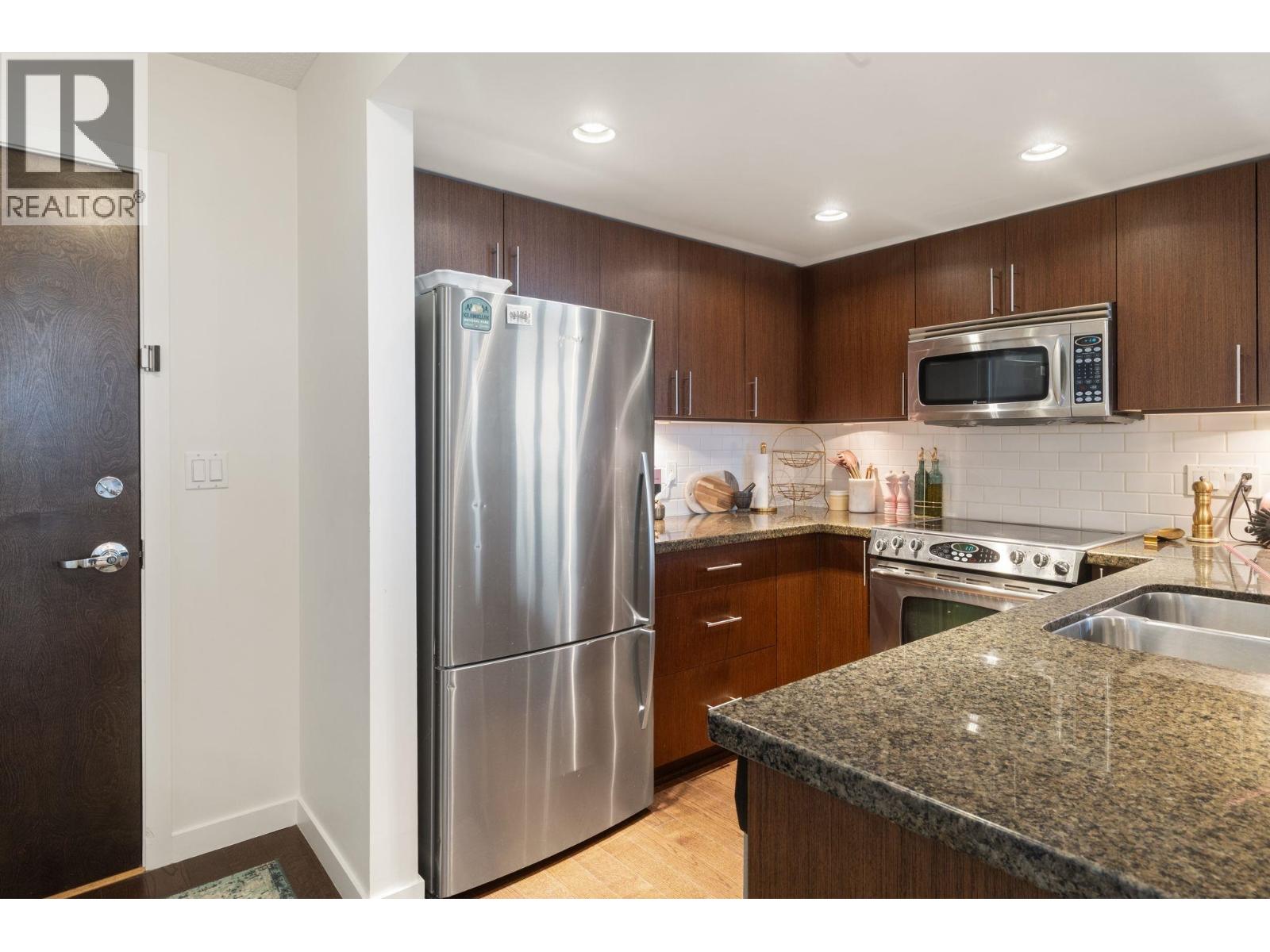 1702 125 Milross Avenue, Vancouver, British Columbia  V6A 0A1 - Photo 9 - R3086628