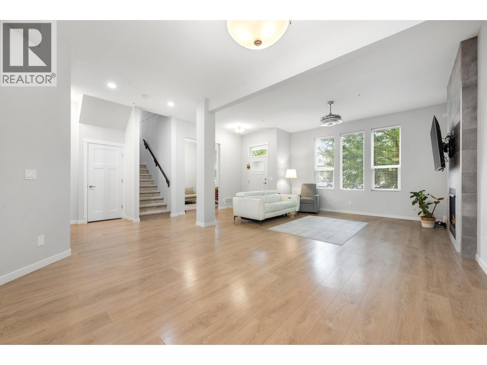 24375 112 Avenue, Maple Ridge, British Columbia  V2W 1H5 - Photo 3 - R3086604