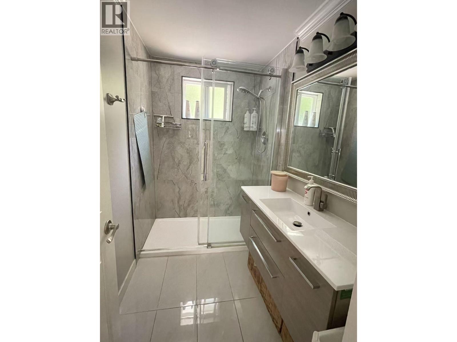 4598 Whitaker Road, Sechelt, British Columbia  V7Z 0E4 - Photo 13 - R3086635