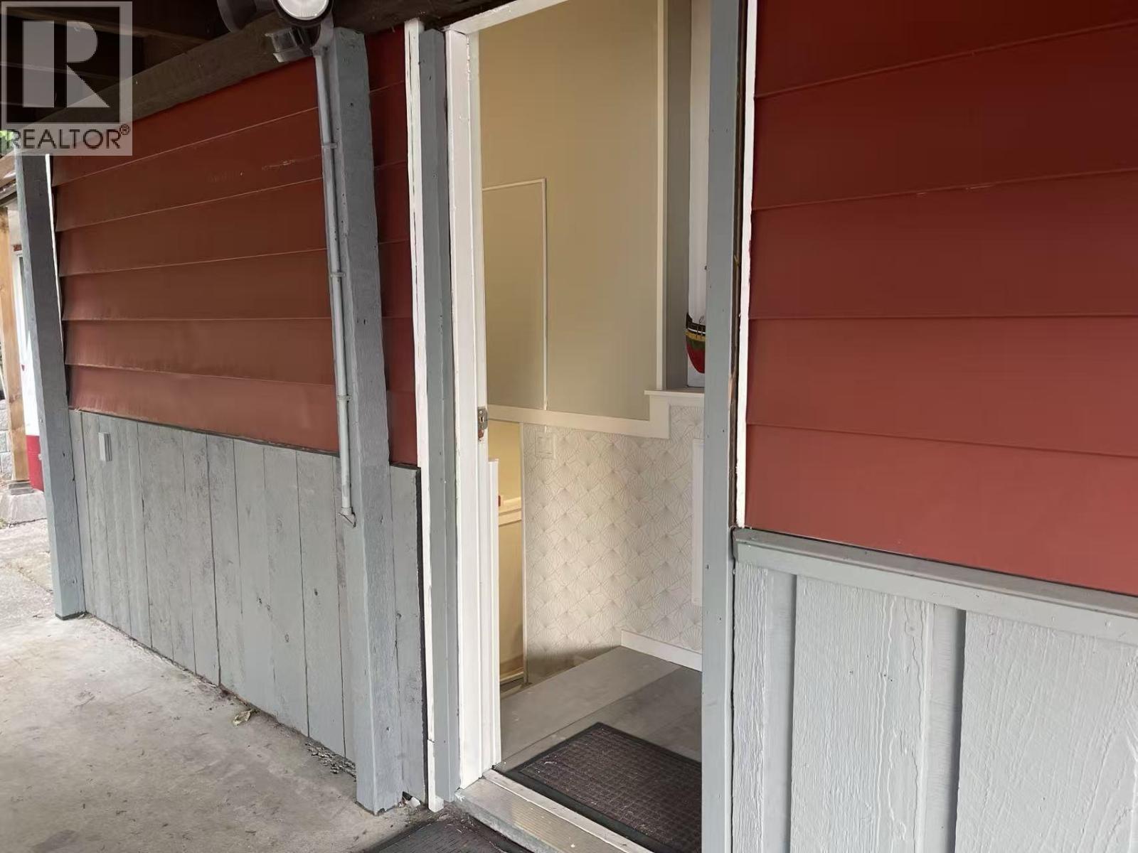 4598 Whitaker Road, Sechelt, British Columbia  V7Z 0E4 - Photo 7 - R3086635