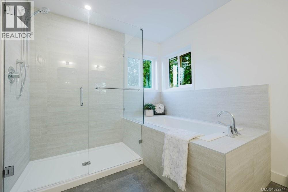 5180 Rutli Meadows Pl, Saanich, British Columbia  V8Y 1X6 - Photo 29 - 1022744