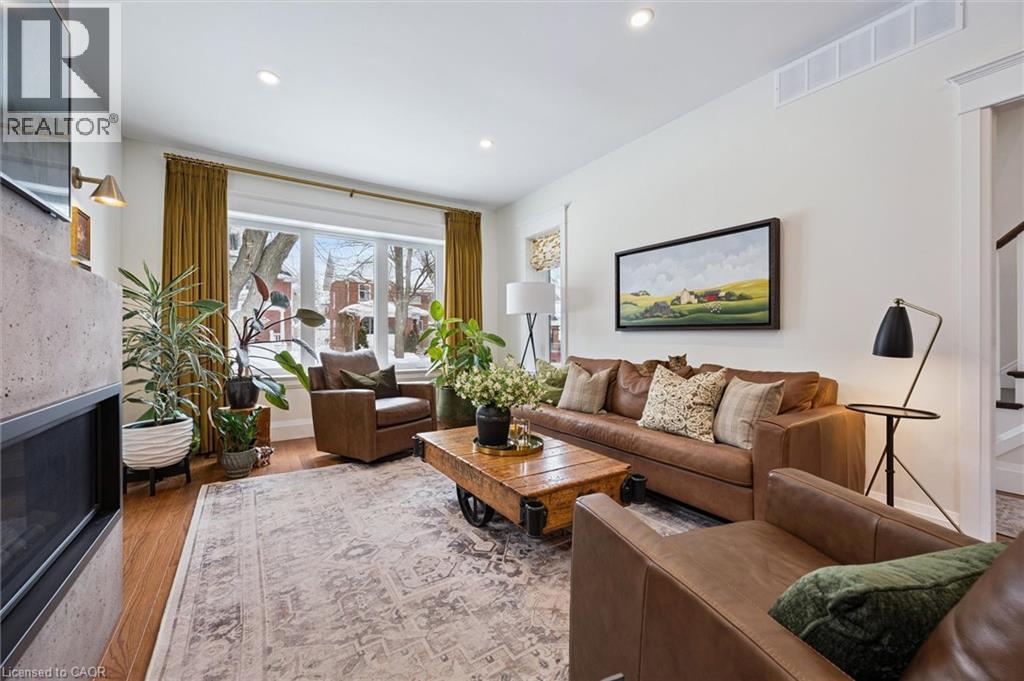 63 Menno Street, Waterloo, Ontario  N2L 2A6 - Photo 8 - 40802720