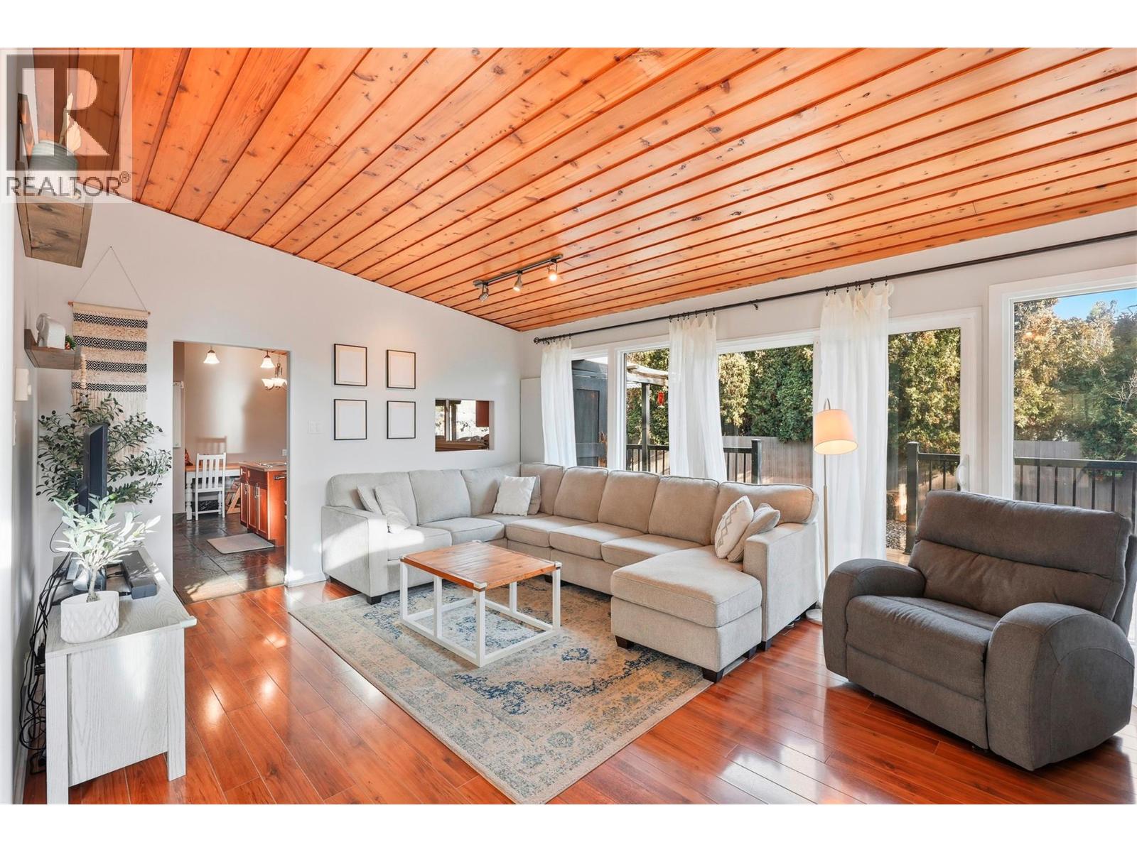 2520 Glenview Avenue, Kamloops, British Columbia  V2B 1P2 - Photo 4 - 10373647