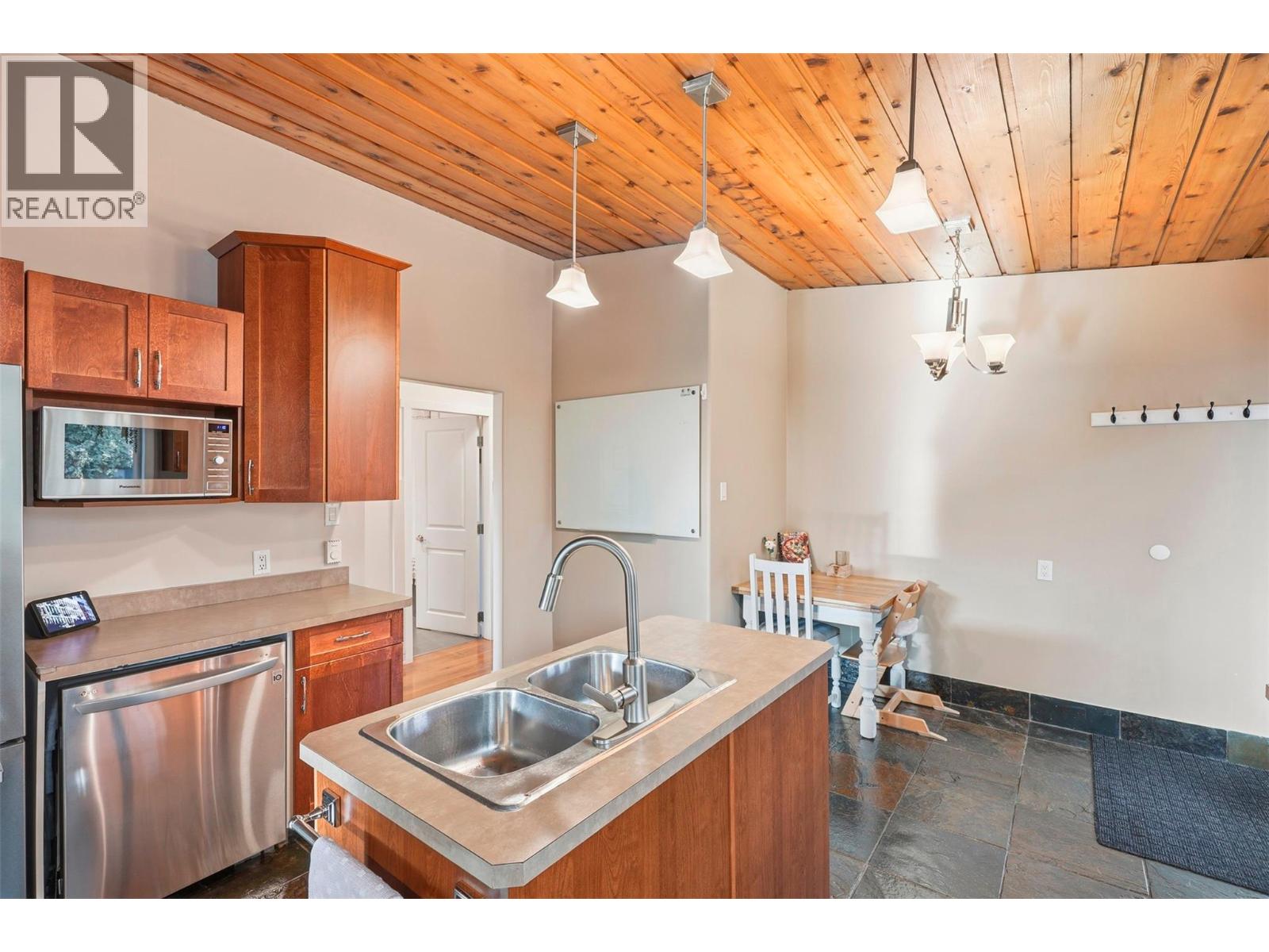 2520 Glenview Avenue, Kamloops, British Columbia  V2B 1P2 - Photo 12 - 10373647