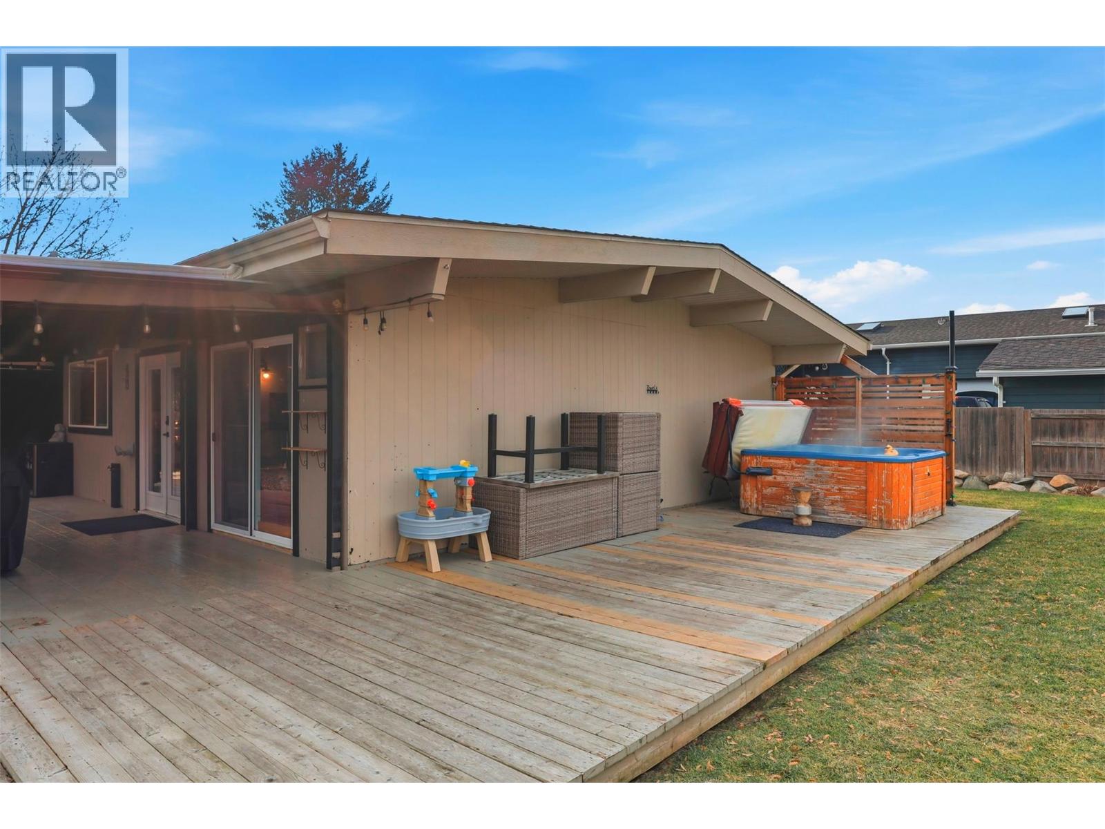 2520 Glenview Avenue, Kamloops, British Columbia  V2B 1P2 - Photo 43 - 10373647