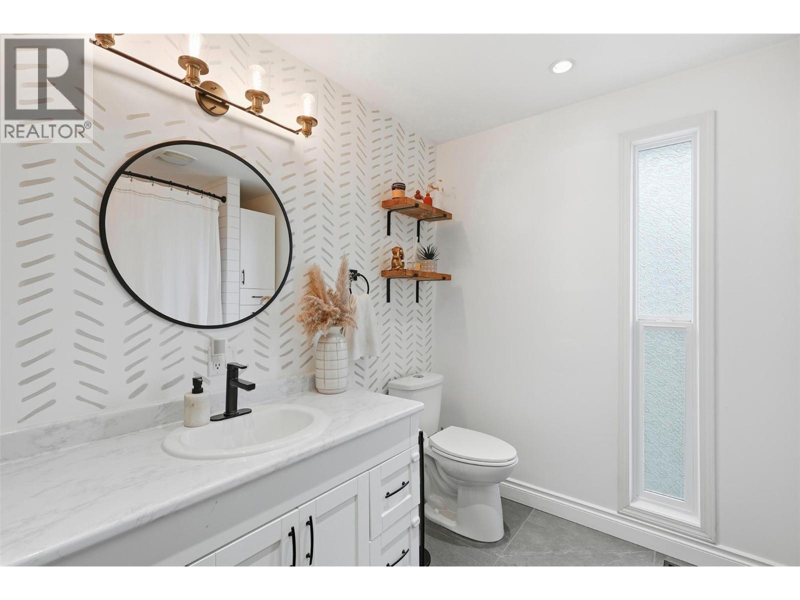 2520 Glenview Avenue, Kamloops, British Columbia  V2B 1P2 - Photo 31 - 10373647