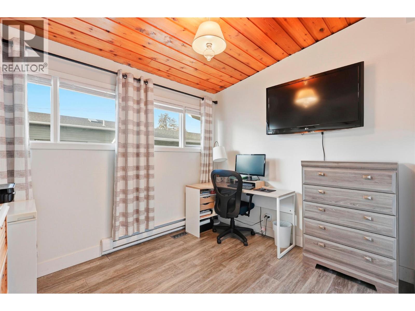 2520 Glenview Avenue, Kamloops, British Columbia  V2B 1P2 - Photo 28 - 10373647