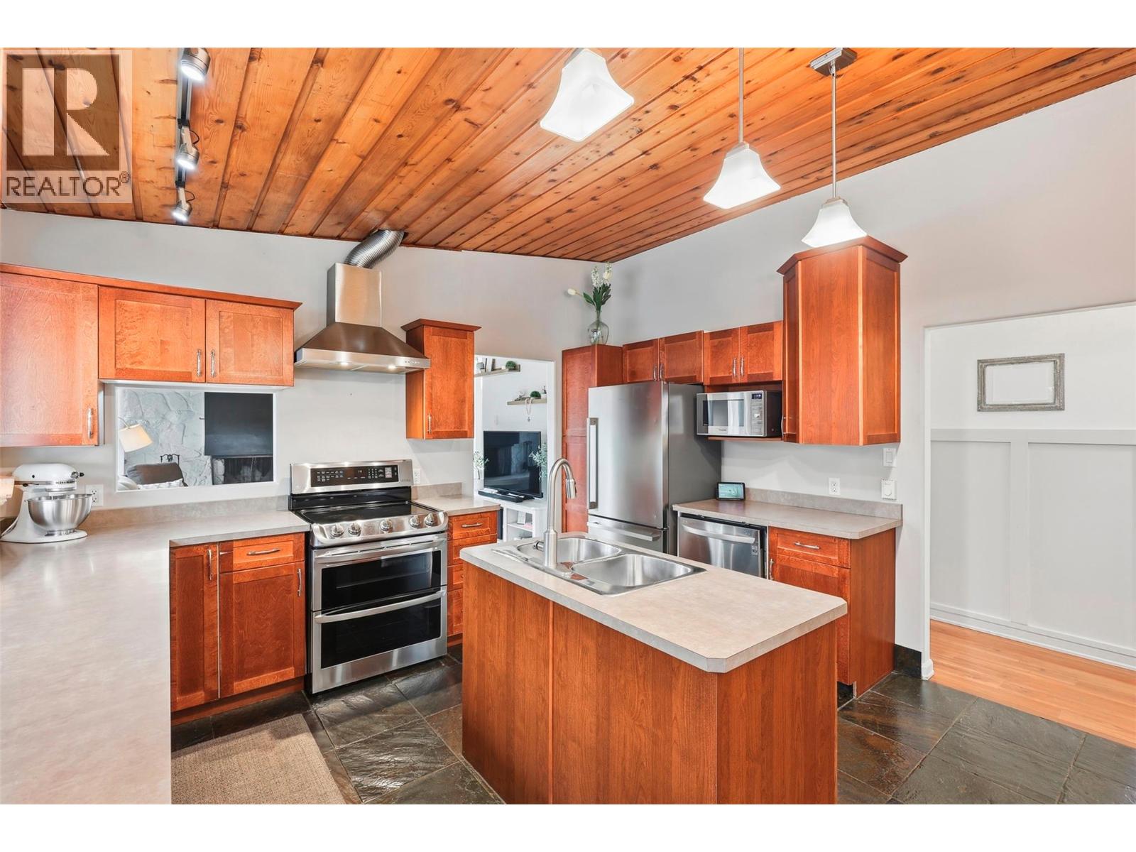 2520 Glenview Avenue, Kamloops, British Columbia  V2B 1P2 - Photo 10 - 10373647