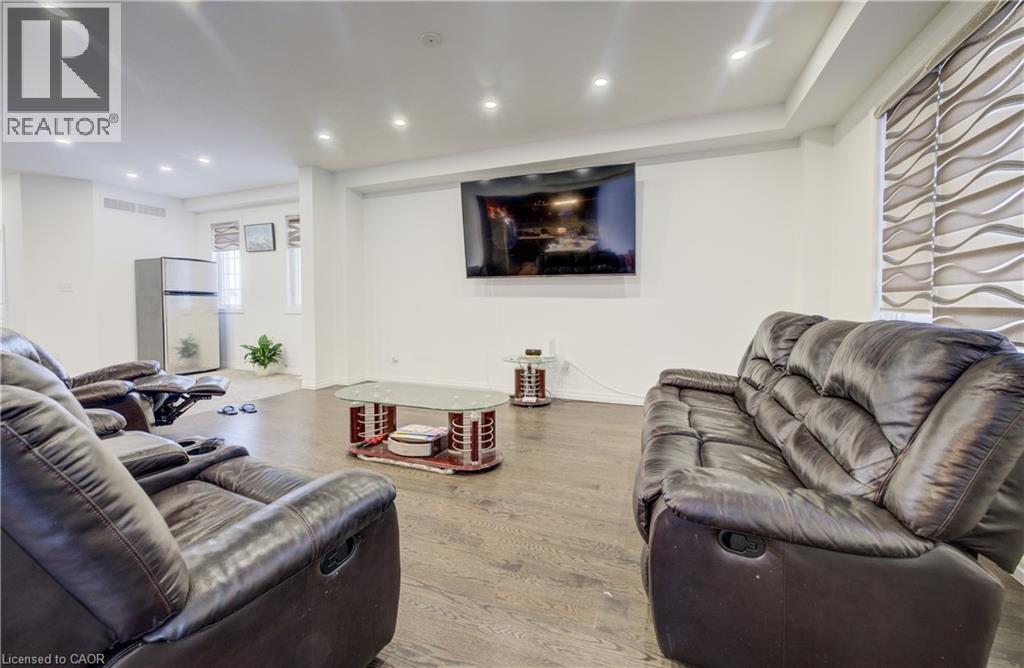 82 Castlebay Street, Kitchener, Ontario  N2R 1W6 - Photo 13 - 40802933