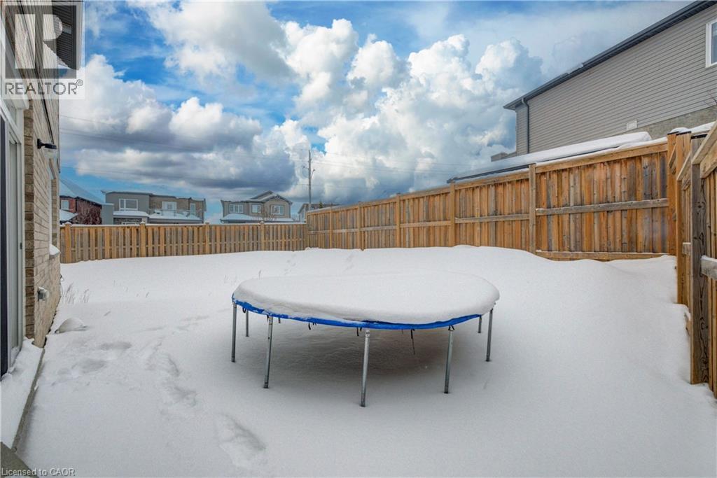 82 Castlebay Street, Kitchener, Ontario  N2R 1W6 - Photo 37 - 40802933