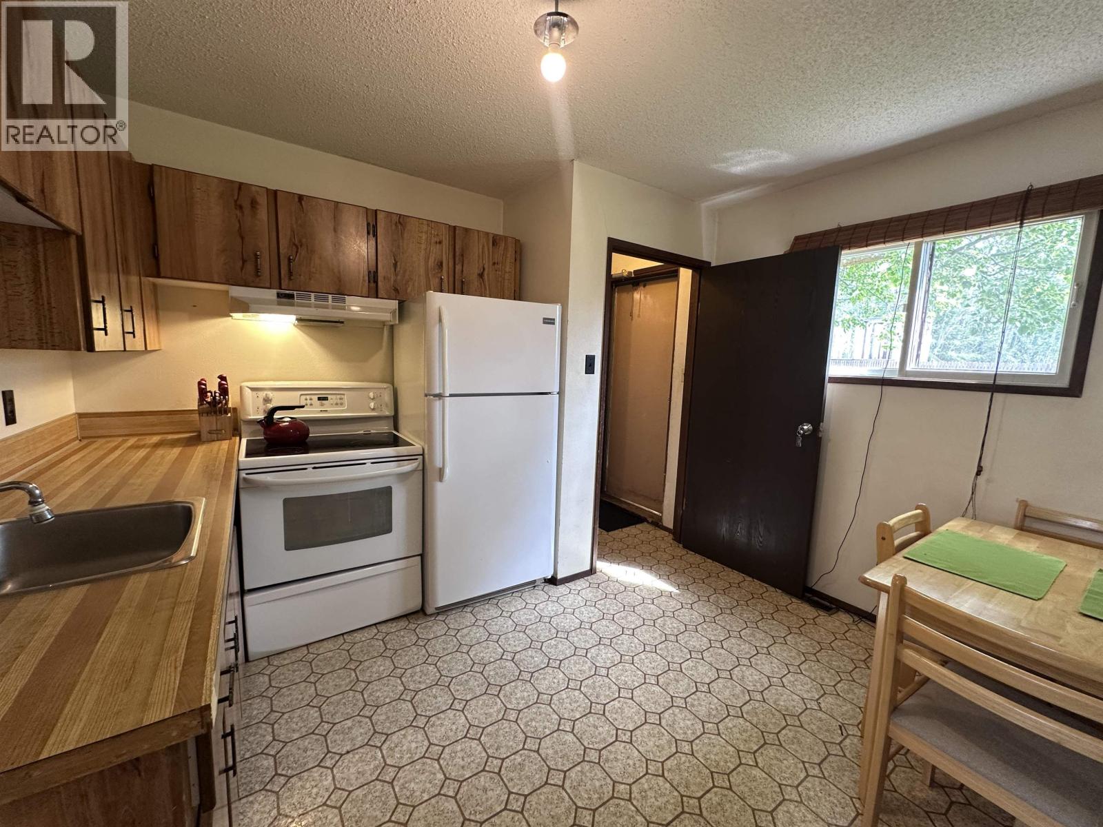 5216 Tamarack Crescent, Fort Nelson, British Columbia  V0C 1R0 - Photo 21 - R3086258