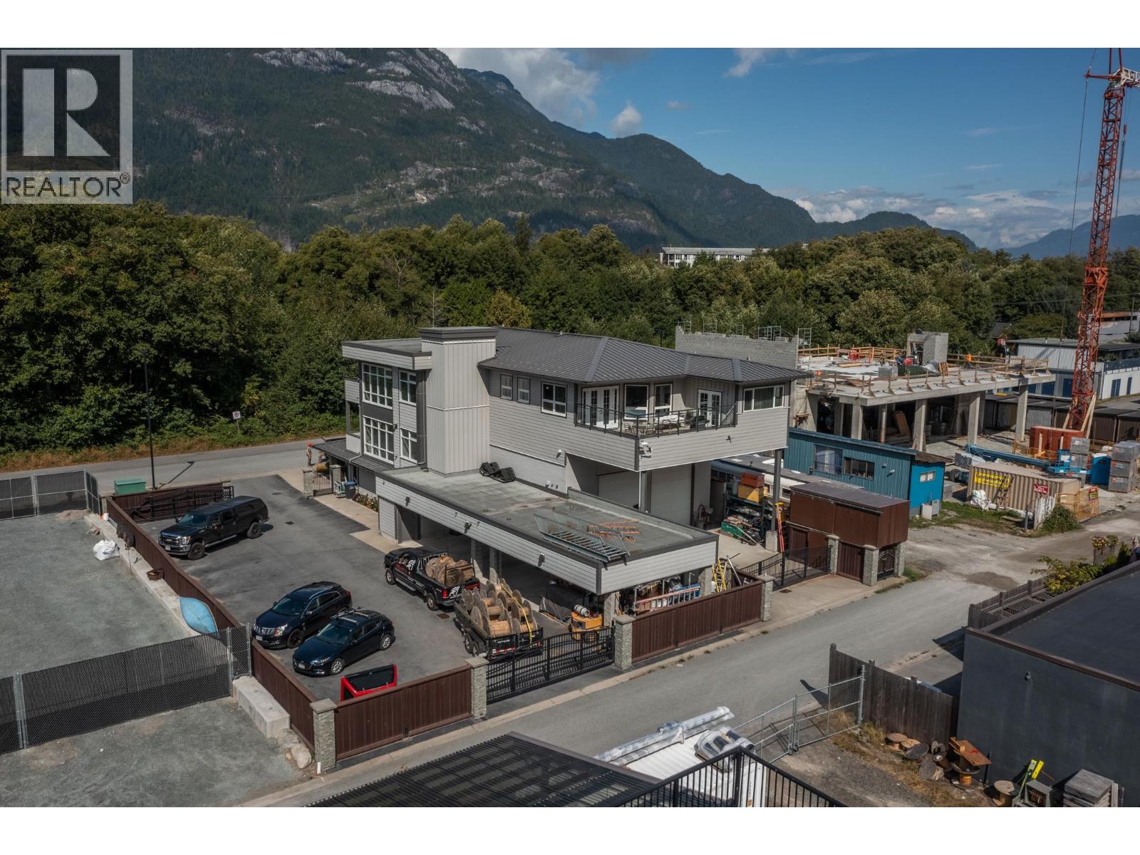 37718-37738 Third Avenue, Squamish, British Columbia  V8B 1C3 - Photo 1 - C8075846
