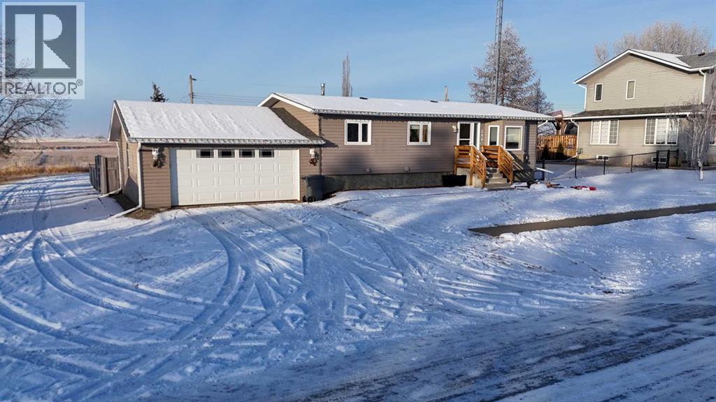 500 Queen Street, Elnora, Alberta