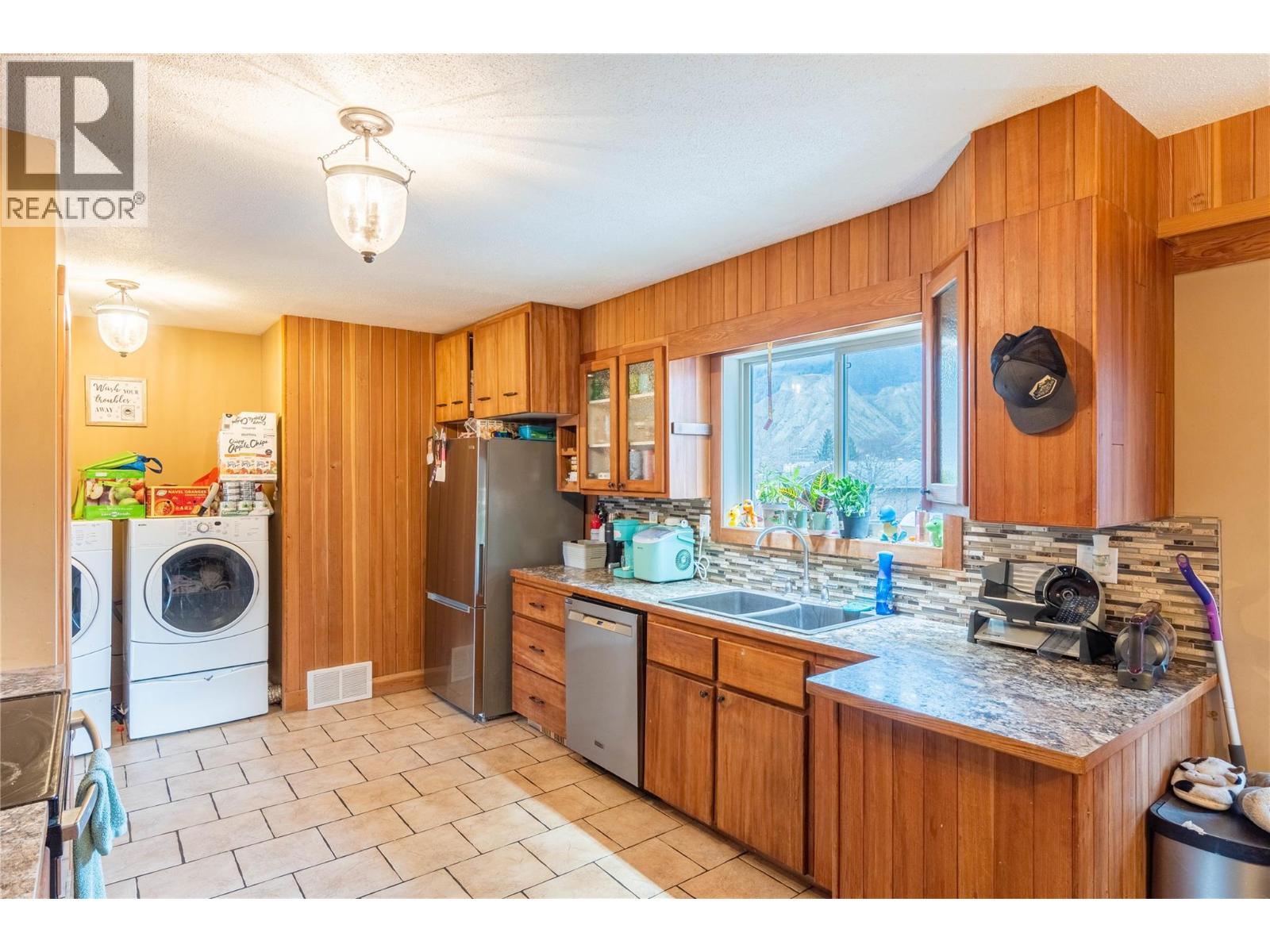 6402 Furrer Road, Kamloops, British Columbia  V2C 4V6 - Photo 6 - 10374983