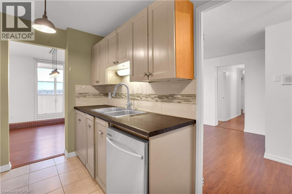 225 Harvard Place Unit# 809, Waterloo, Ontario  N2J 4H4 - Photo 13 - 40795891