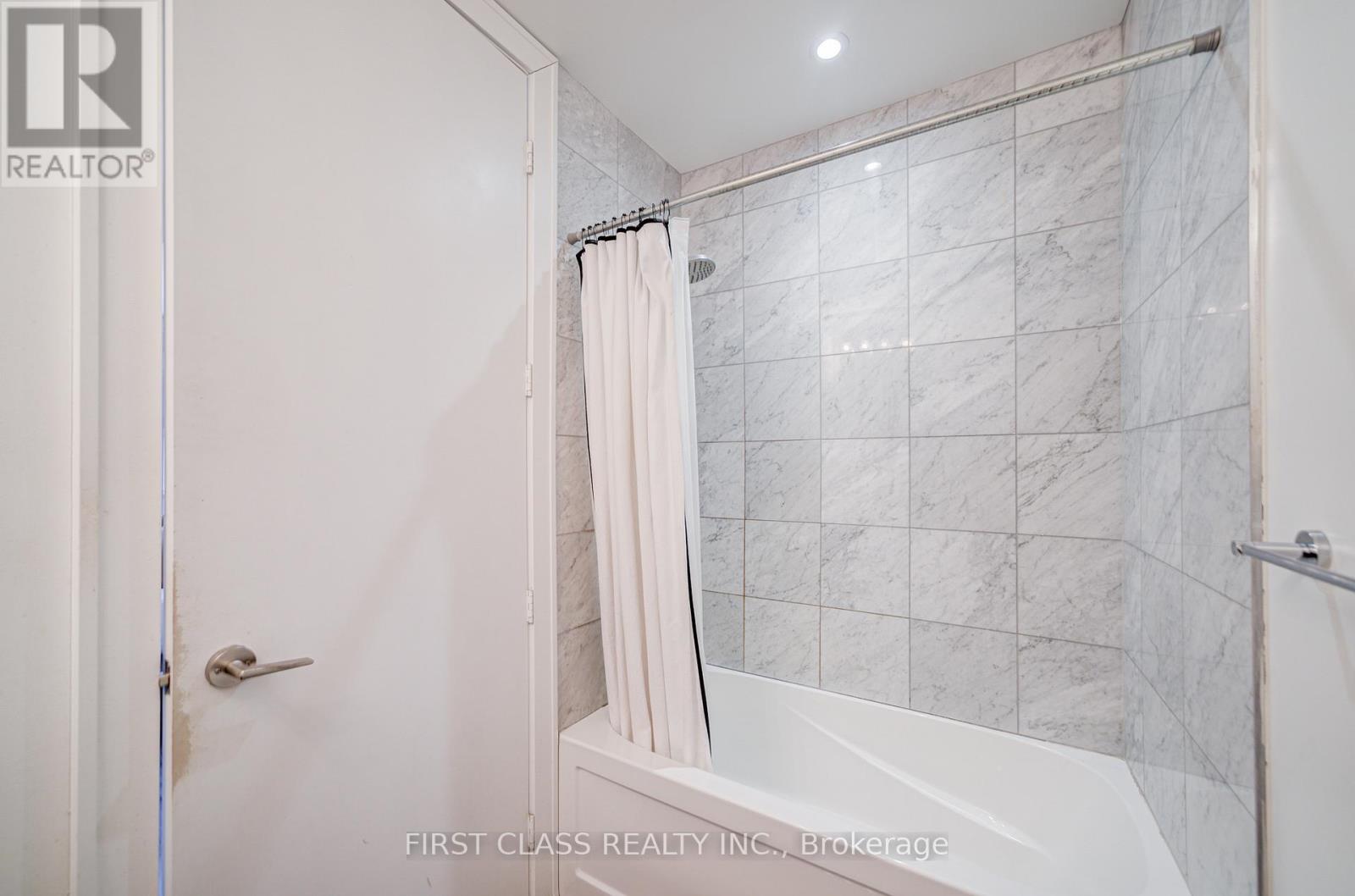 402 - 39 Queens Quay E, Toronto, Ontario  M5E 0A5 - Photo 12 - C12758484