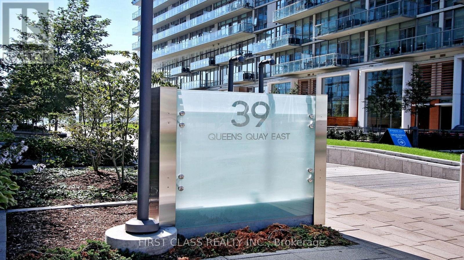 402 - 39 Queens Quay E, Toronto, Ontario  M5E 0A5 - Photo 1 - C12758484
