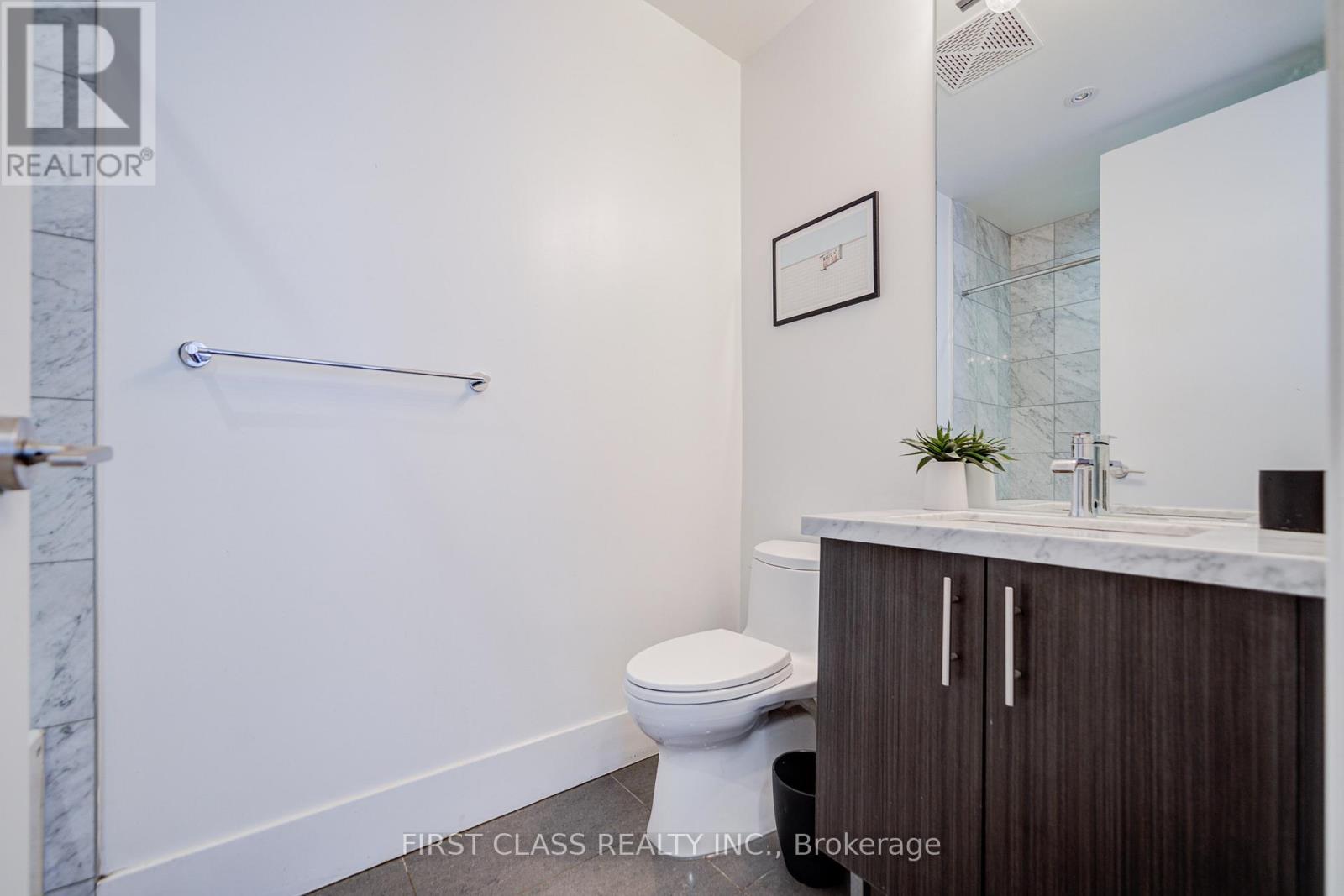 402 - 39 Queens Quay E, Toronto, Ontario  M5E 0A5 - Photo 11 - C12758484