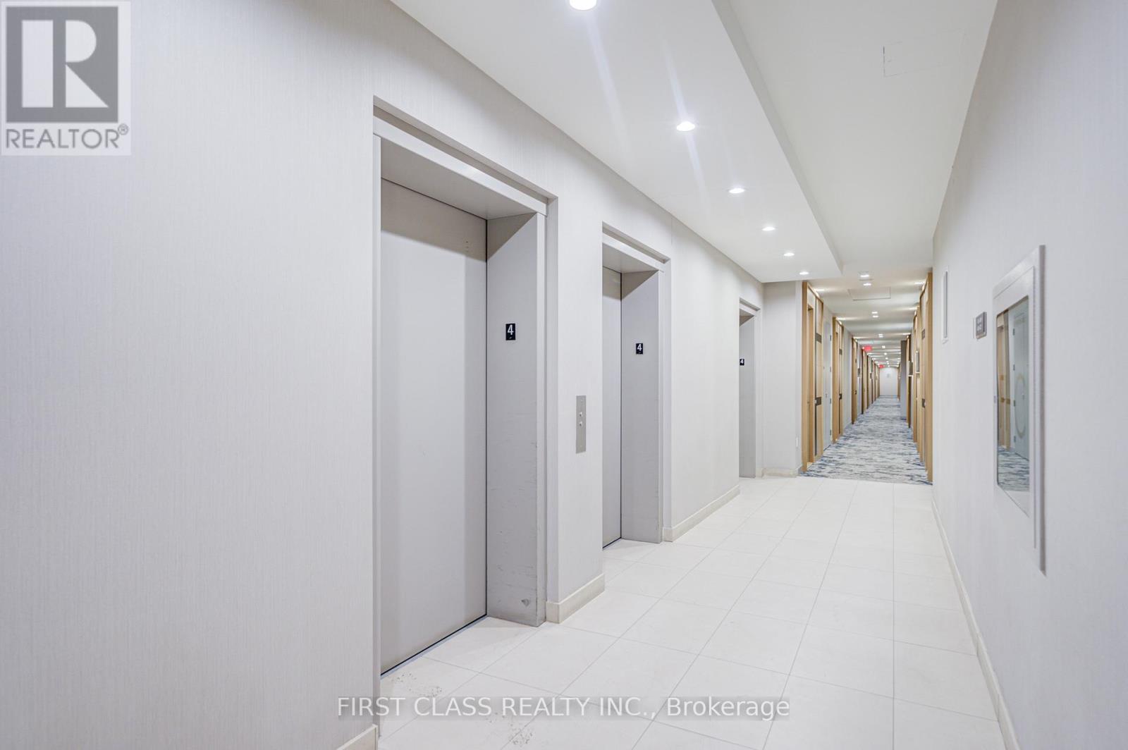 402 - 39 Queens Quay E, Toronto, Ontario  M5E 0A5 - Photo 4 - C12758484