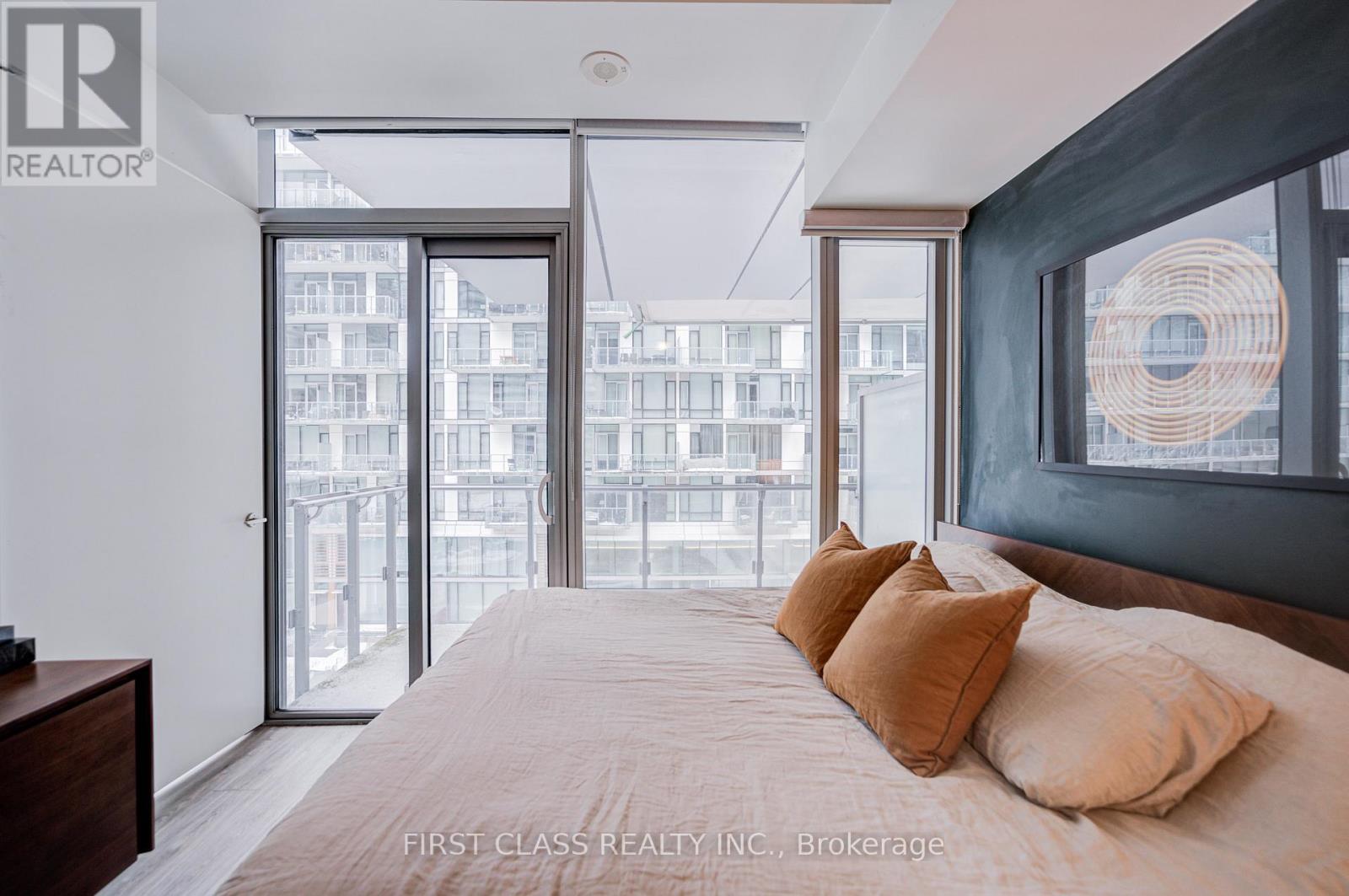 402 - 39 Queens Quay E, Toronto, Ontario  M5E 0A5 - Photo 9 - C12758484