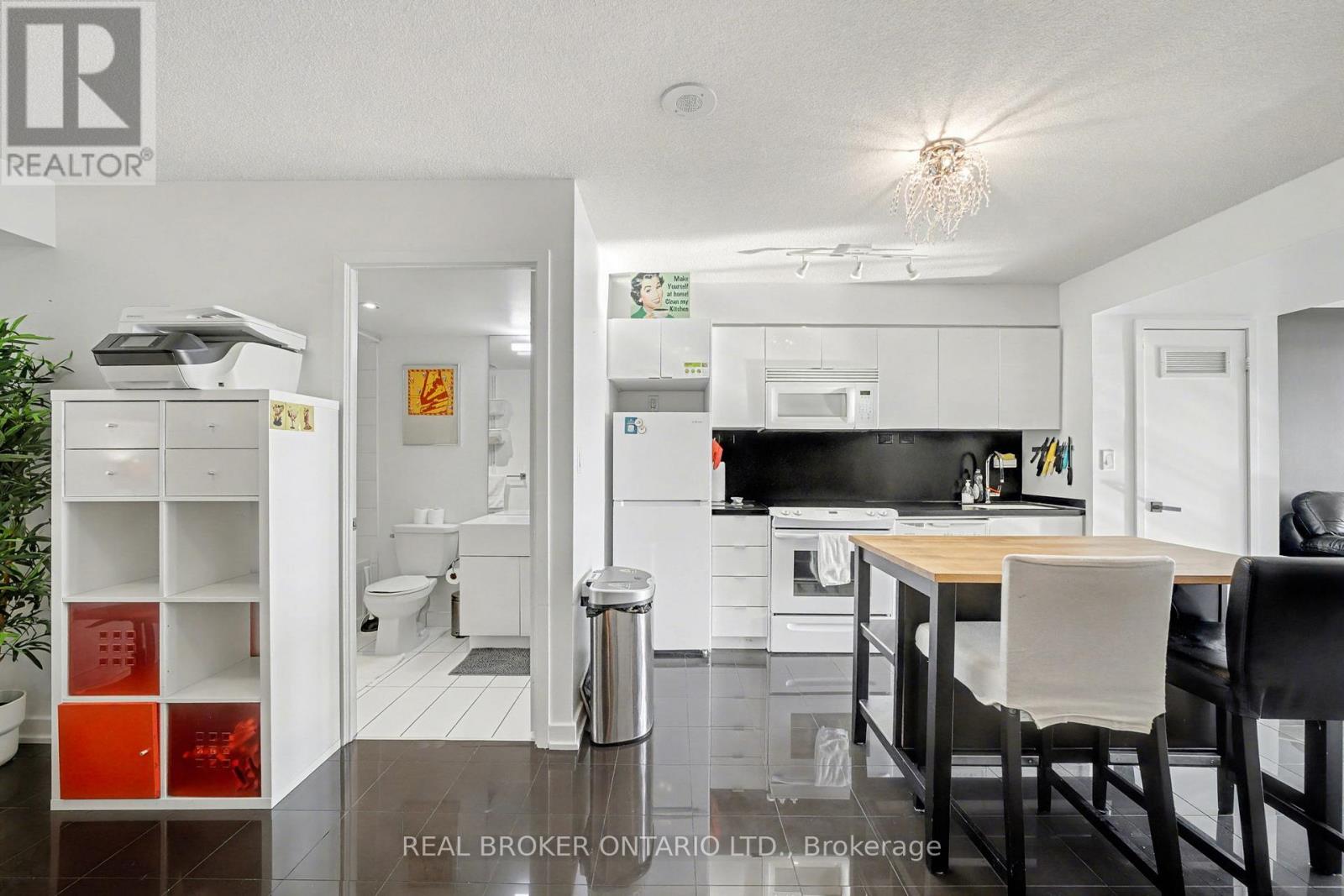 2608 - 15 Iceboat Terrace, Toronto, Ontario  M5V 4A5 - Photo 10 - C12758664