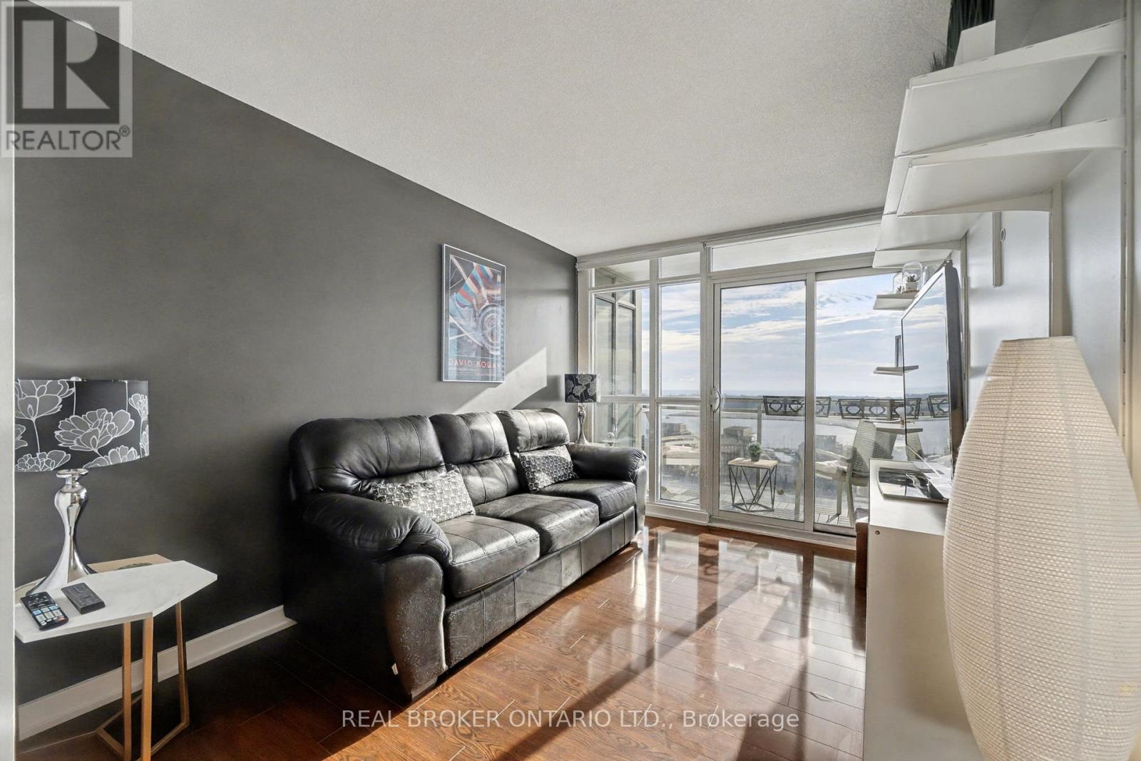 2608 - 15 Iceboat Terrace, Toronto, Ontario  M5V 4A5 - Photo 2 - C12758664