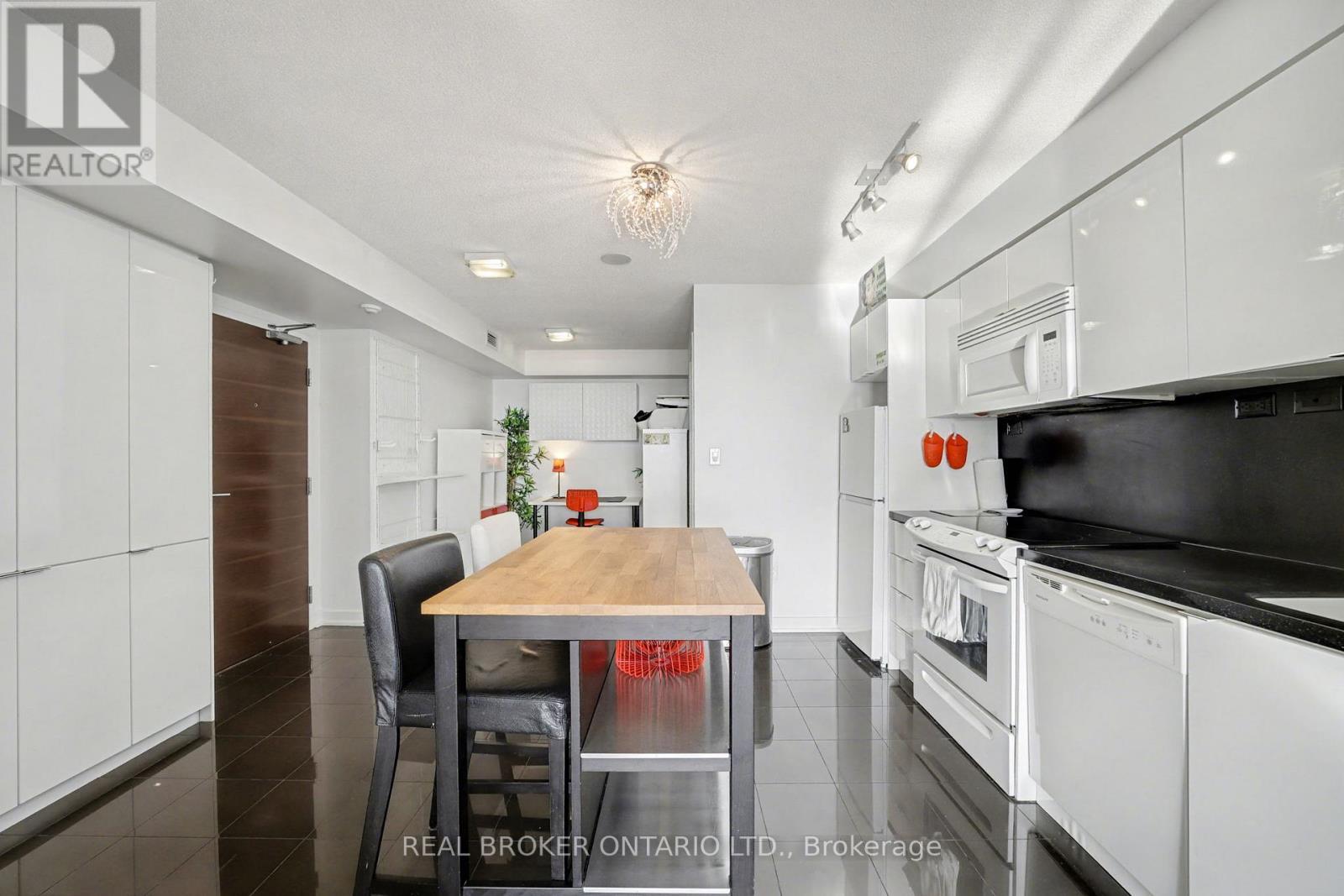 2608 - 15 Iceboat Terrace, Toronto, Ontario  M5V 4A5 - Photo 11 - C12758664