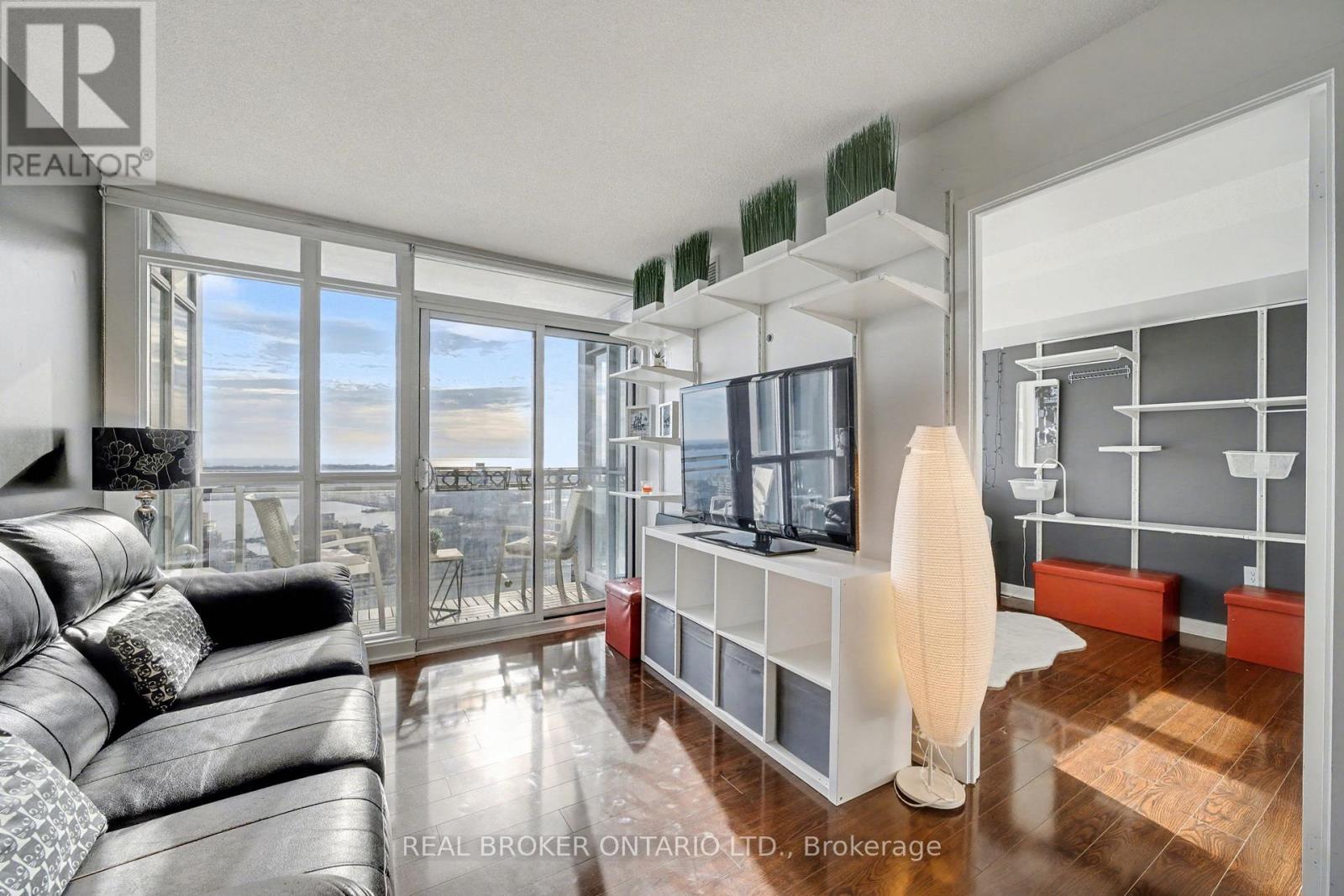 2608 - 15 Iceboat Terrace, Toronto, Ontario  M5V 4A5 - Photo 4 - C12758664