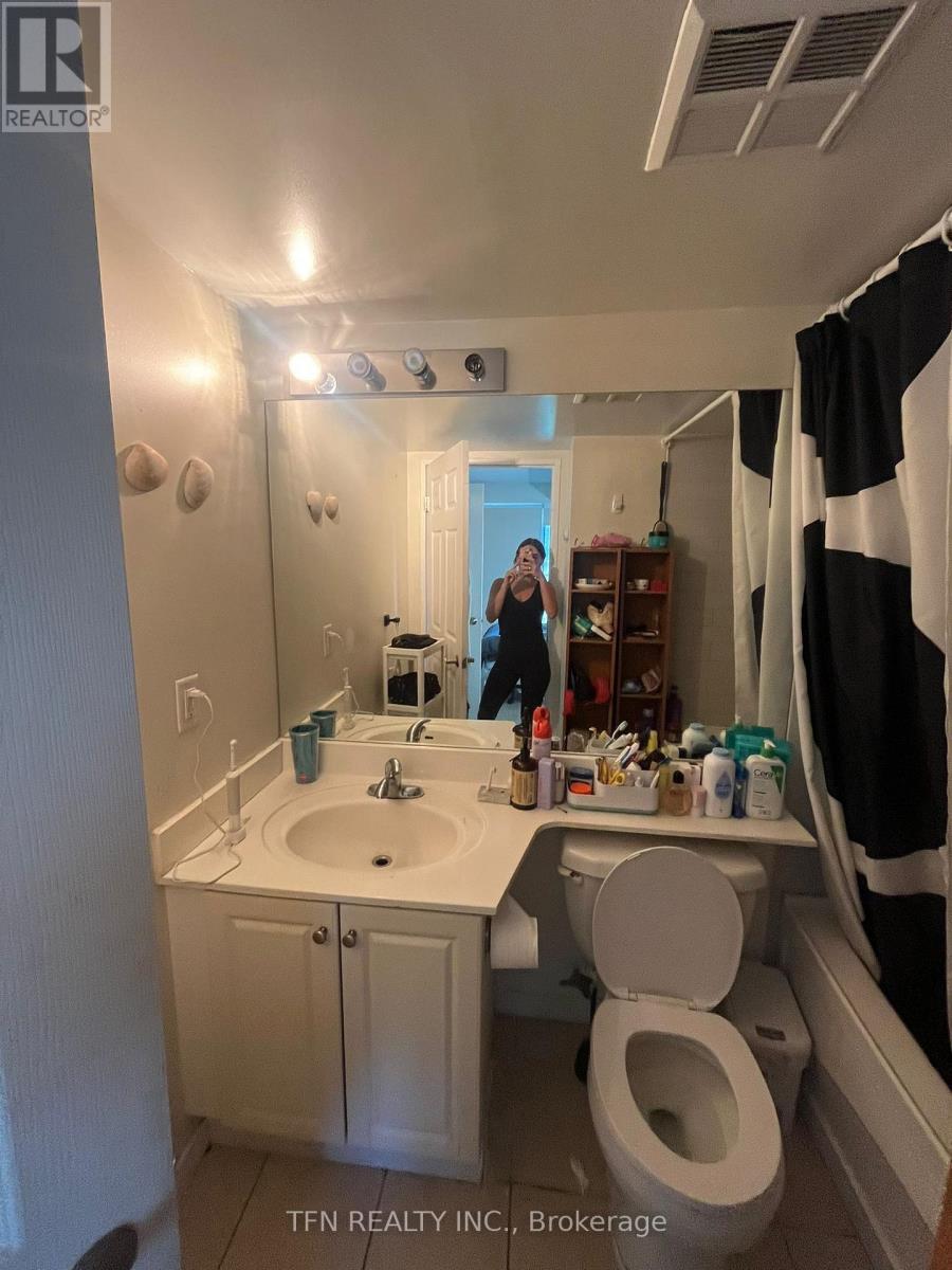 1001 - 230 King Street E, Toronto, Ontario  M5A 1K5 - Photo 6 - C12758688