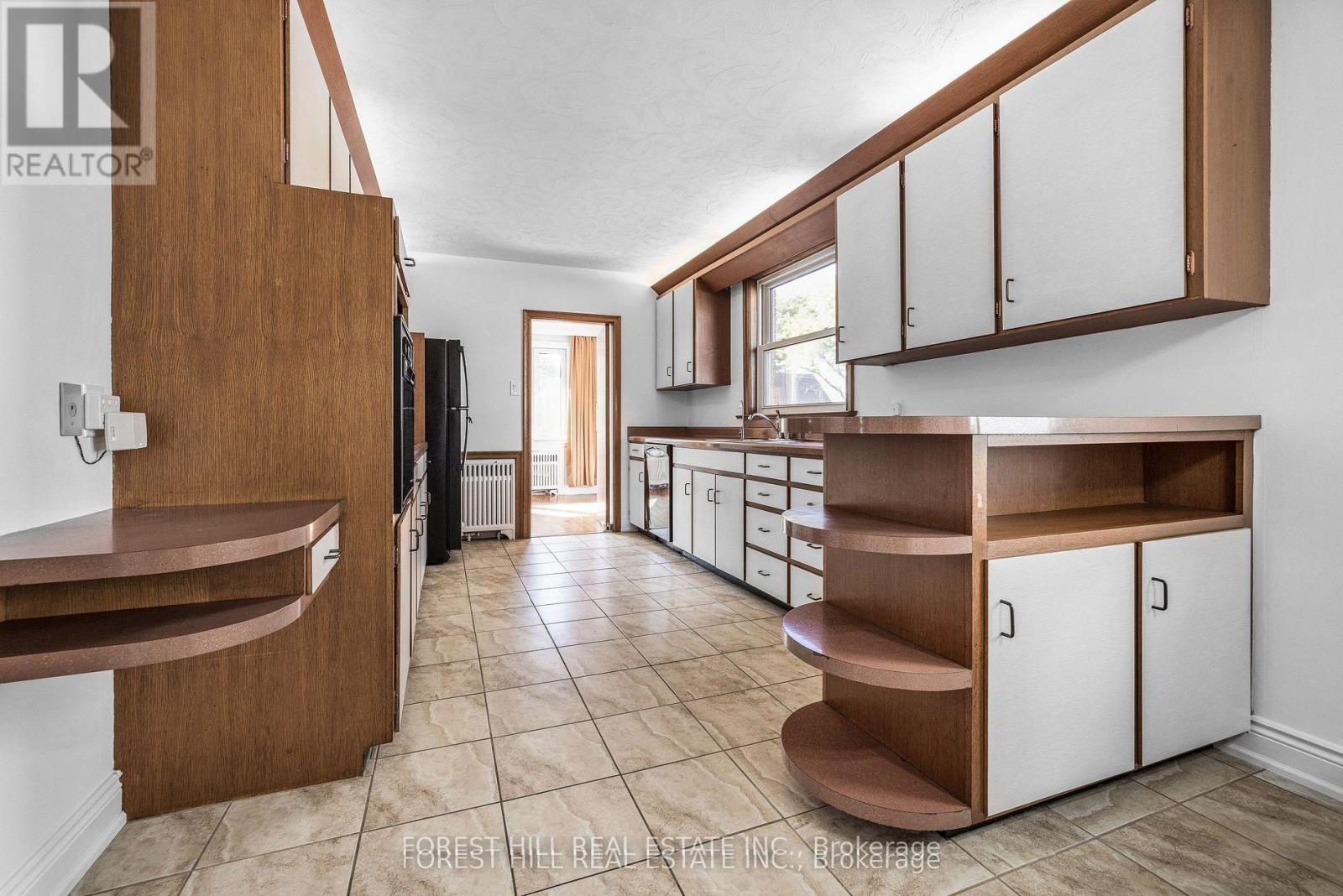 18 Irvington Crescent, Toronto, Ontario  M2N 2Z1 - Photo 8 - C12758746