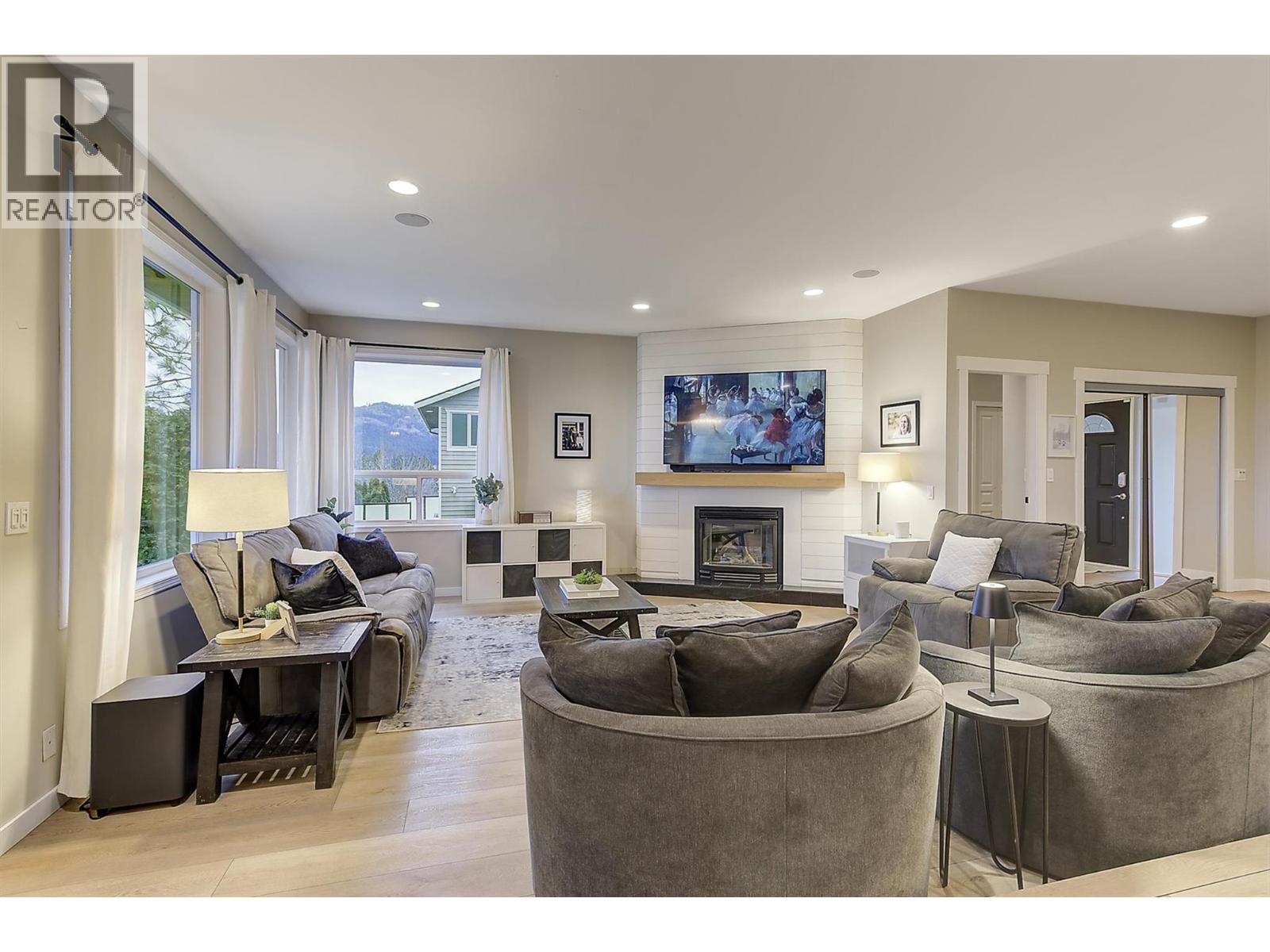 2063 Horizon Drive, West Kelowna, British Columbia  V1Z 3N4 - Photo 4 - 10374222