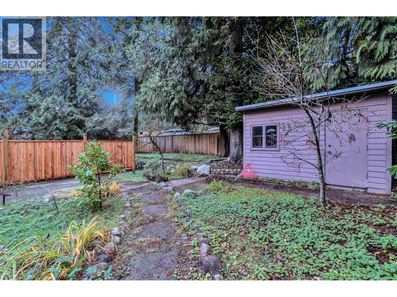 1219 Arborlynn Drive, North Vancouver, British Columbia  V7J 2V5 - Photo 38 - R3085995