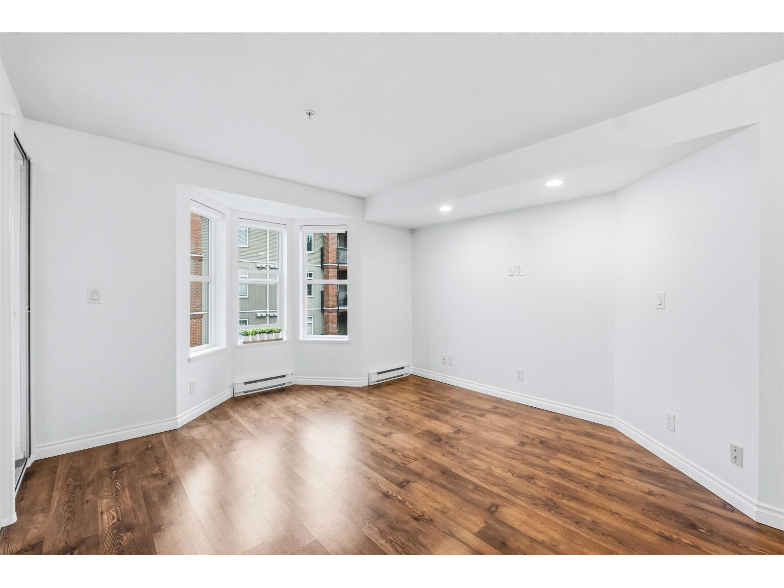 301 5488 198 Street, Langley, British Columbia  V3A 1G2 - Photo 12 - R3075864