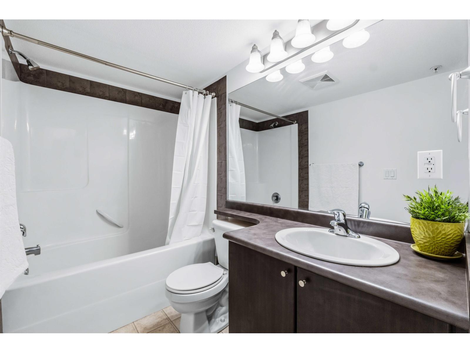 301 5488 198 Street, Langley, British Columbia  V3A 1G2 - Photo 17 - R3075864