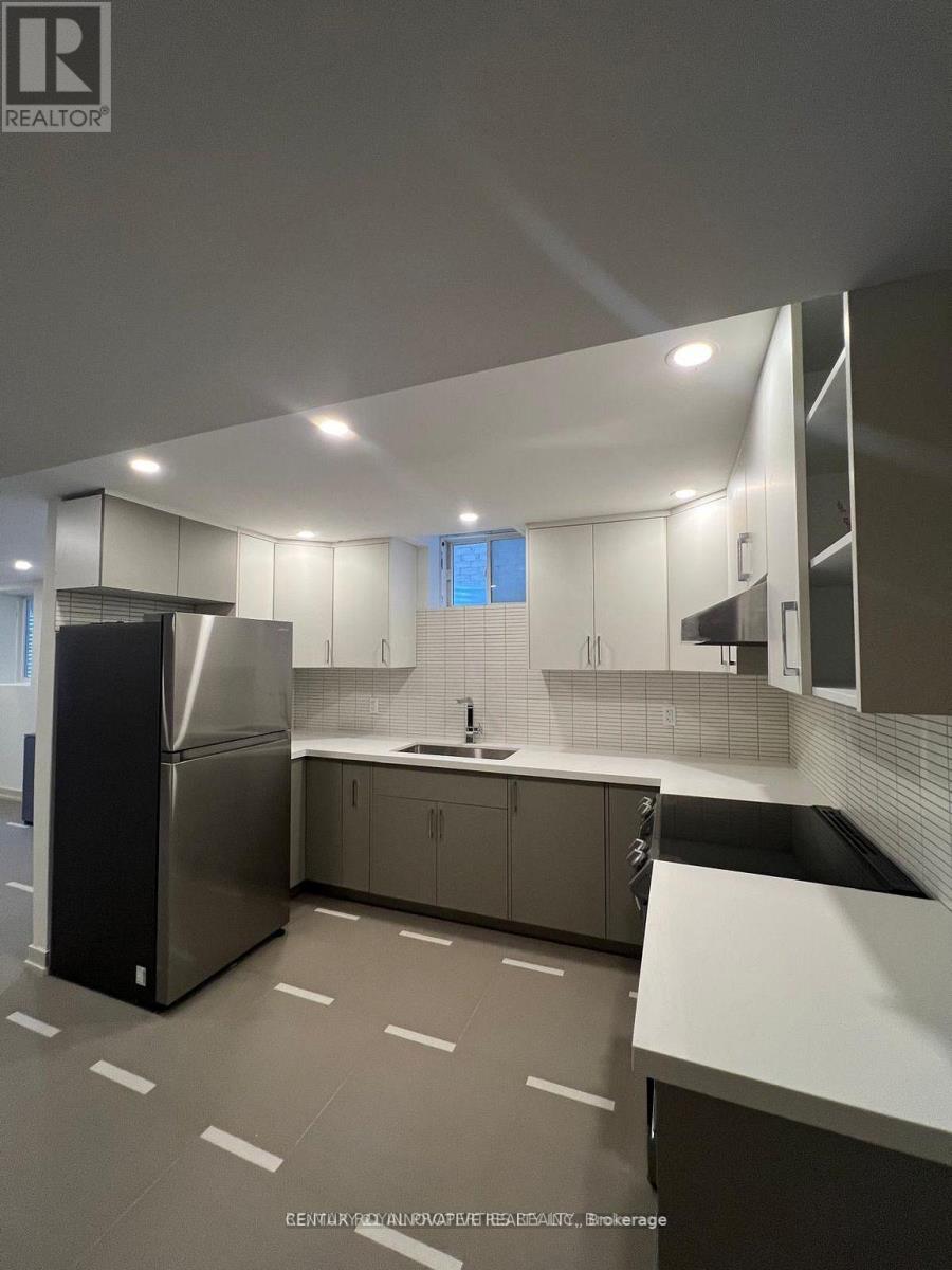 1042 Kingpeak Crescent, Pickering, Ontario  L1X 0H3 - Photo 11 - E12752322