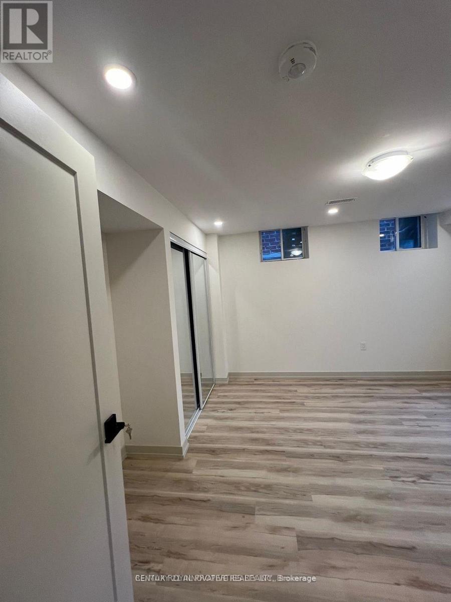 1042 Kingpeak Crescent, Pickering, Ontario  L1X 0H3 - Photo 20 - E12752322