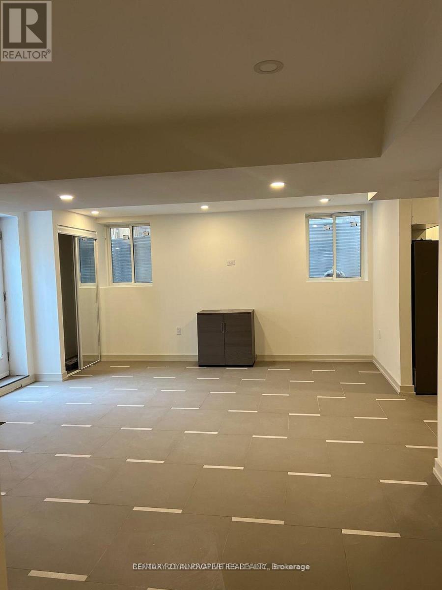 1042 Kingpeak Crescent, Pickering, Ontario  L1X 0H3 - Photo 5 - E12752322