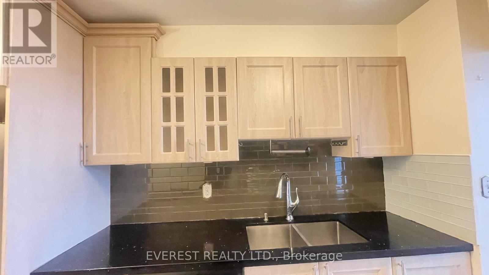 1705 - 3 Massey Square, Toronto, Ontario  M4C 5L5 - Photo 3 - E12758216