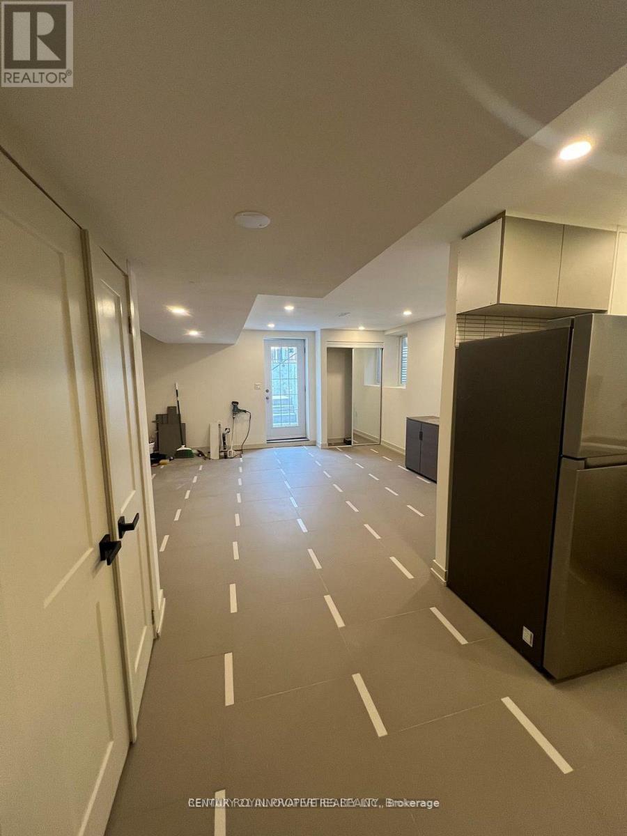 1042 Kingpeak Crescent, Pickering, Ontario  L1X 0H3 - Photo 8 - E12752322