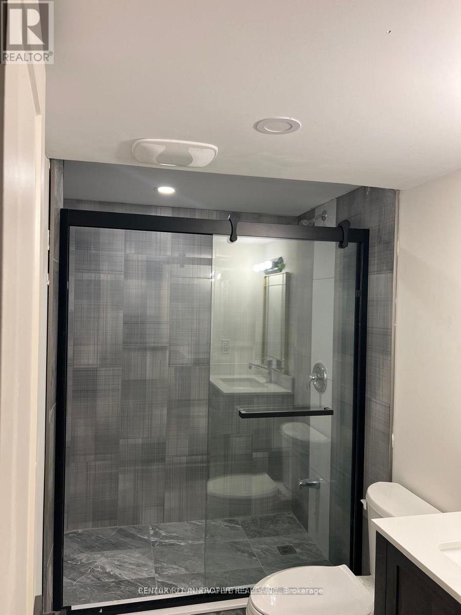 1042 Kingpeak Crescent, Pickering, Ontario  L1X 0H3 - Photo 21 - E12752322